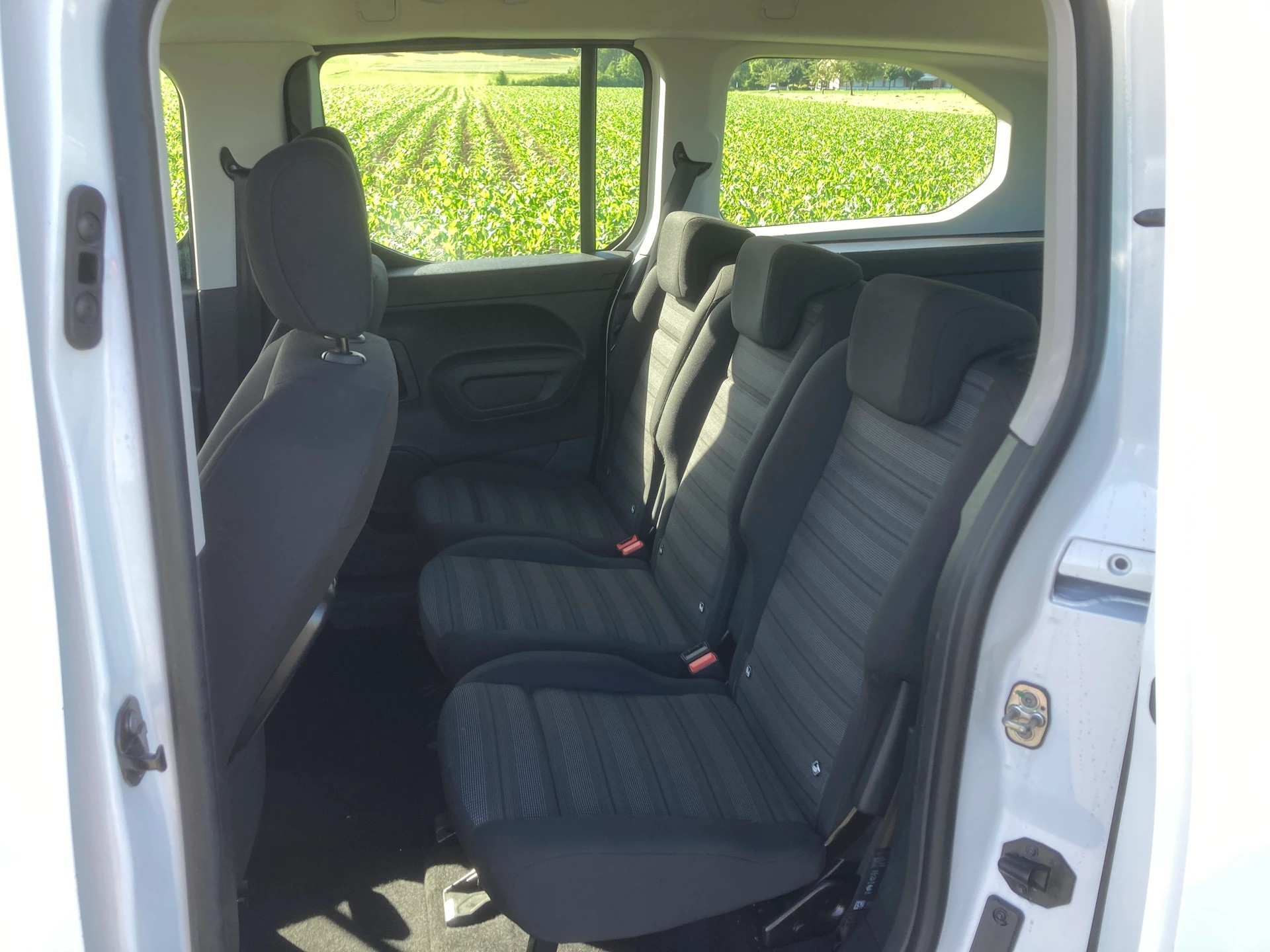 OPEL Combo Life XL 1.2 Enjoy mit Anhängerkupplung-image-8