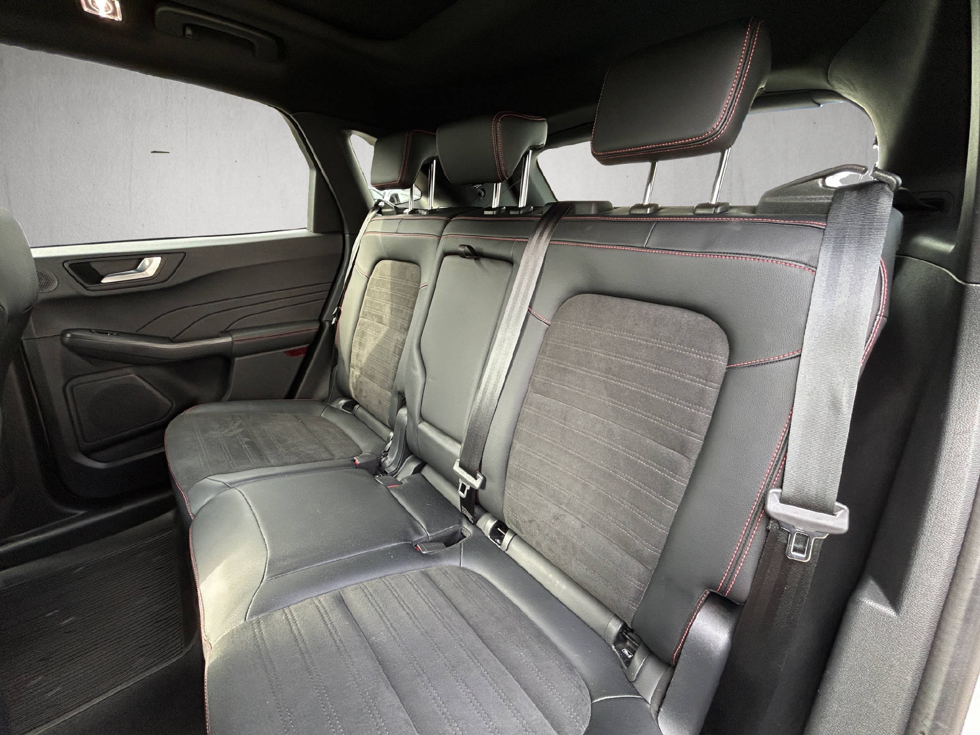 FORD Kuga 2.5 Plug-in Hybrid ST-Line X-image-13
