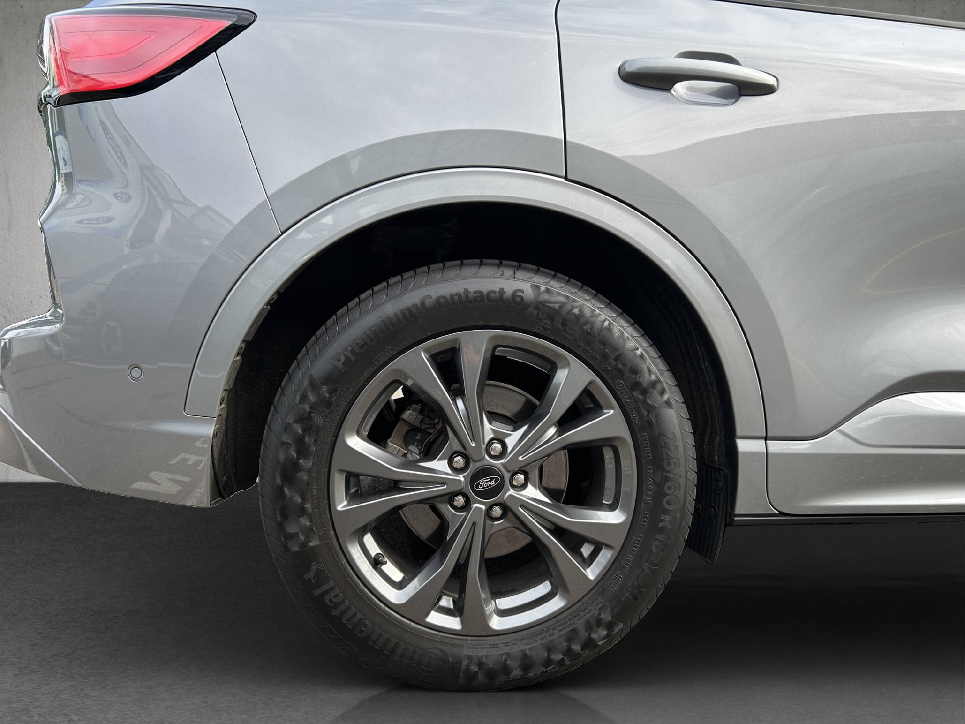 FORD Kuga 2.5 Plug-in Hybrid ST-Line X-image-22