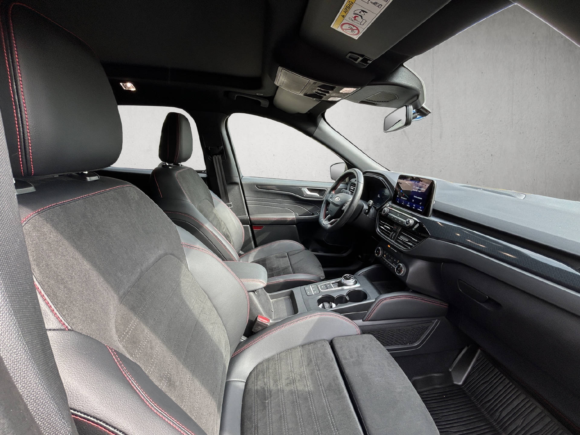 FORD Kuga 2.5 Plug-in Hybrid ST-Line X-image-18