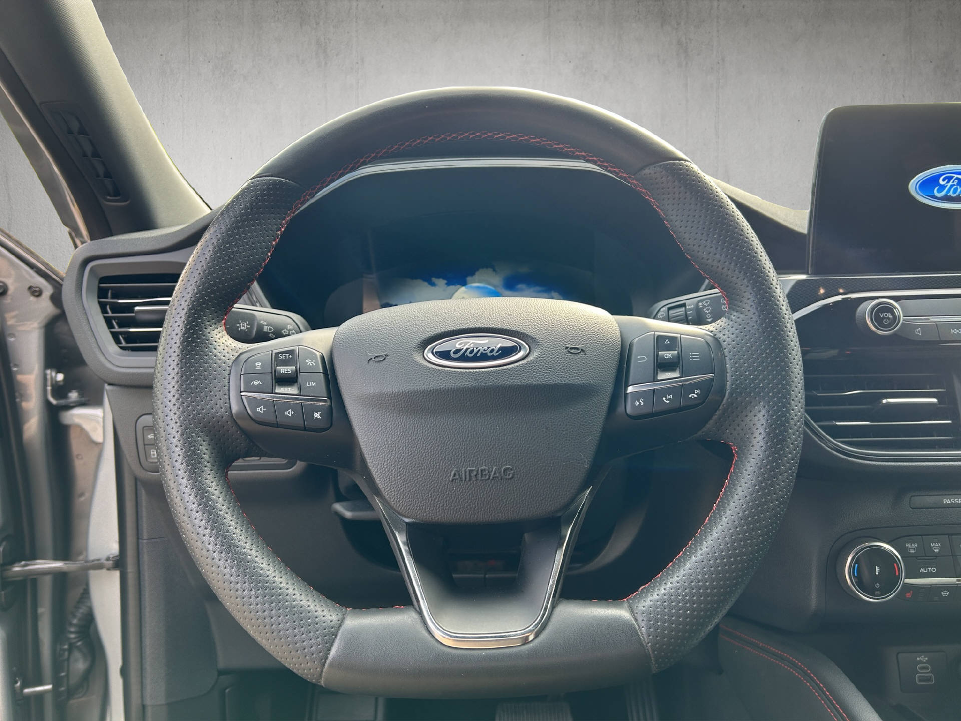 FORD Kuga 2.5 Plug-in Hybrid ST-Line X-image-10