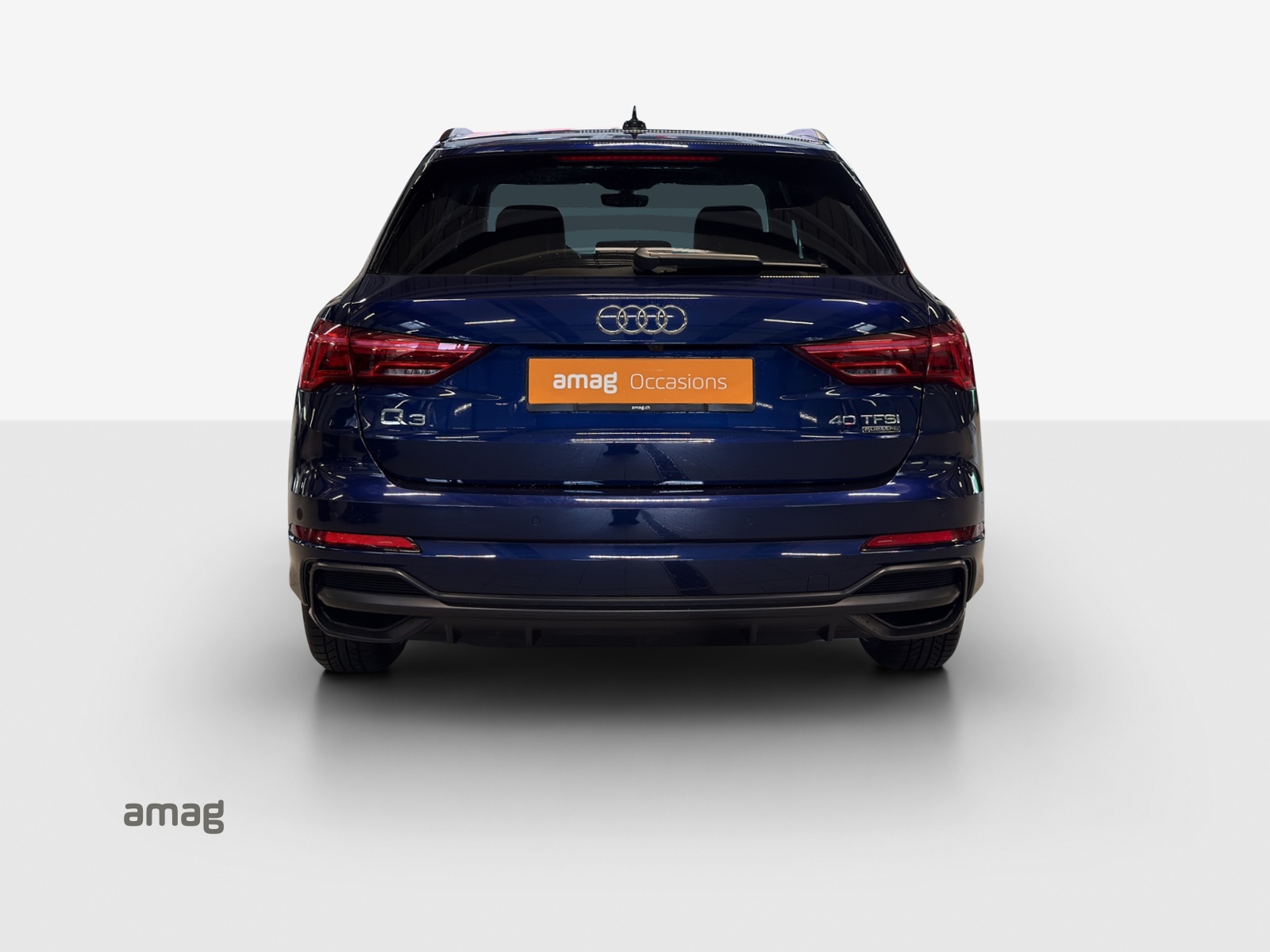 AUDI Q3 40 TFSI S line quattro S-tronic-showroom-element-3
