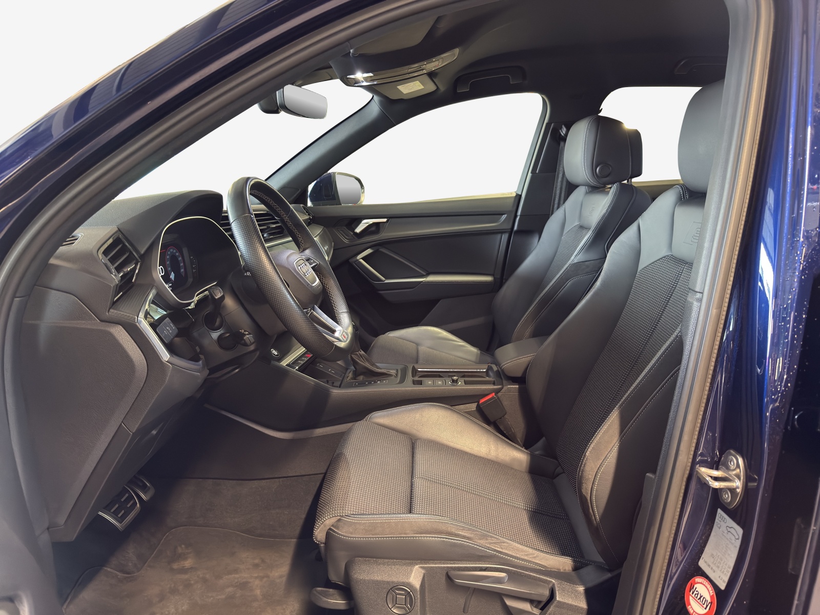 AUDI Q3 40 TFSI S line quattro S-tronic-image-7
