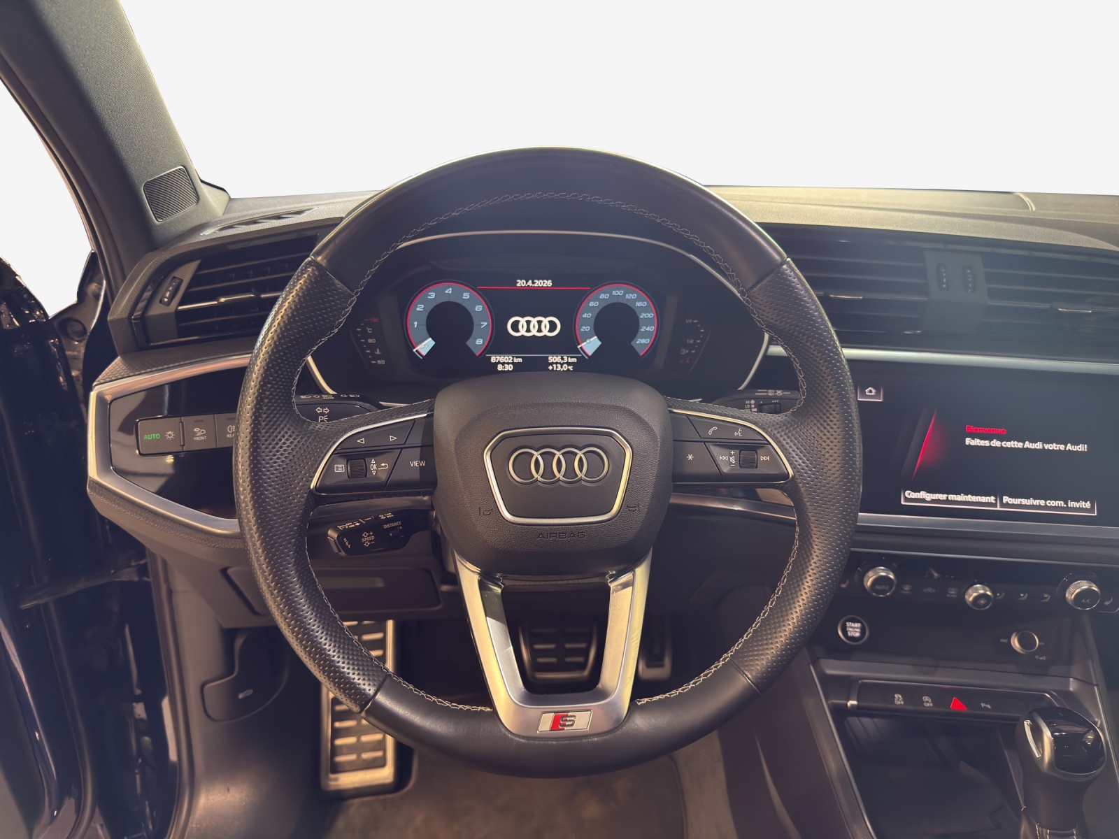 AUDI Q3 40 TFSI S line quattro S-tronic-image-9