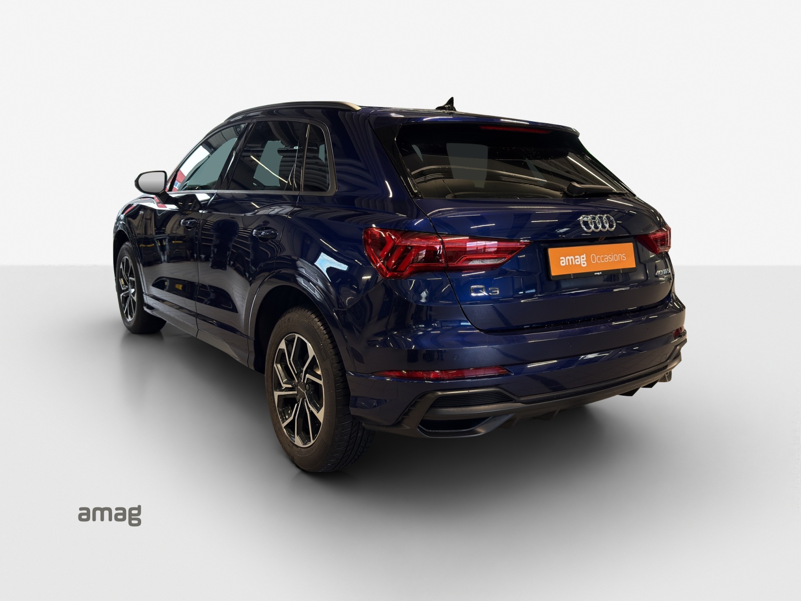 AUDI Q3 40 TFSI S line quattro S-tronic-showroom-element-2