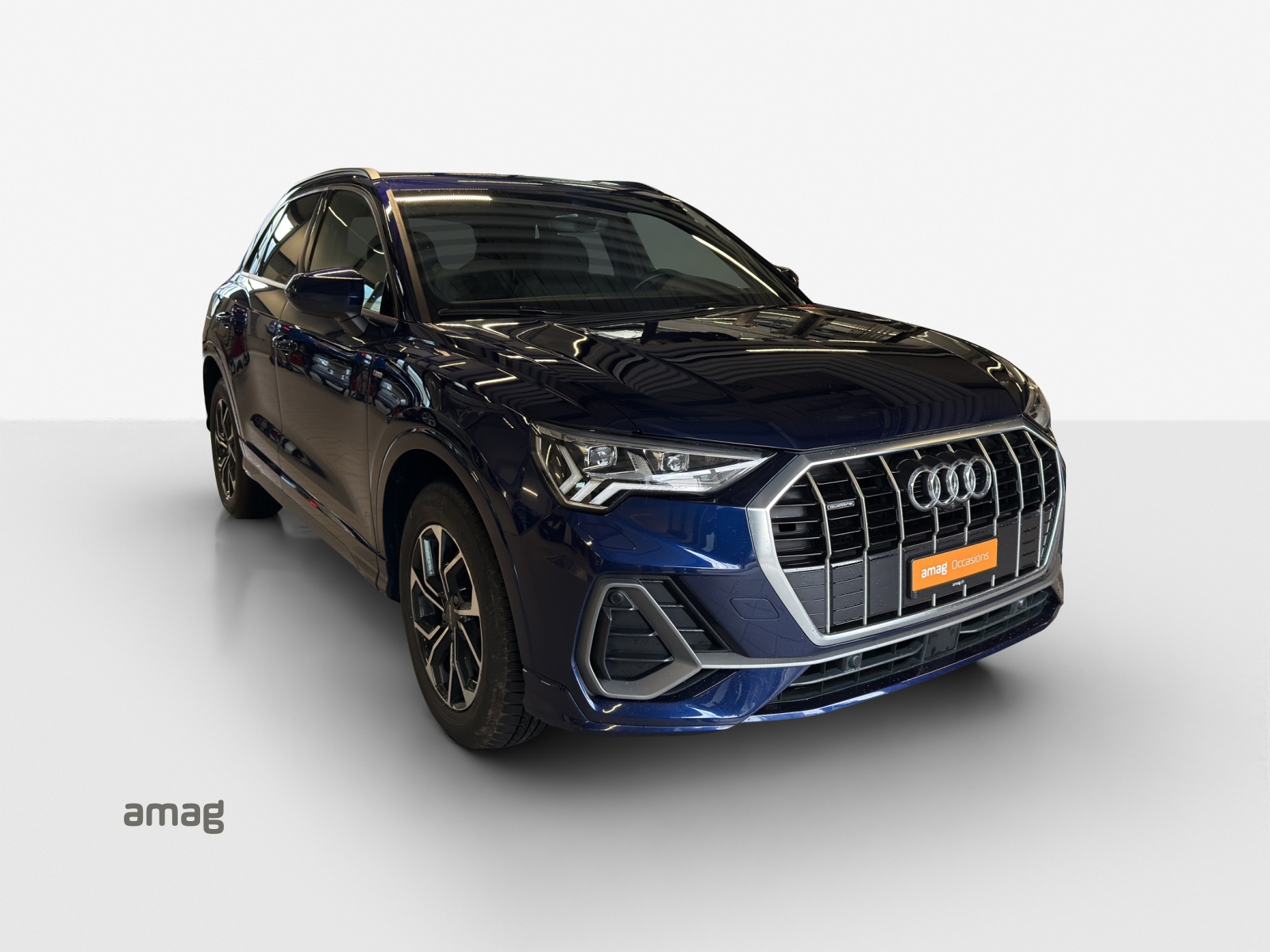 AUDI Q3 40 TFSI S line quattro S-tronic-image-5