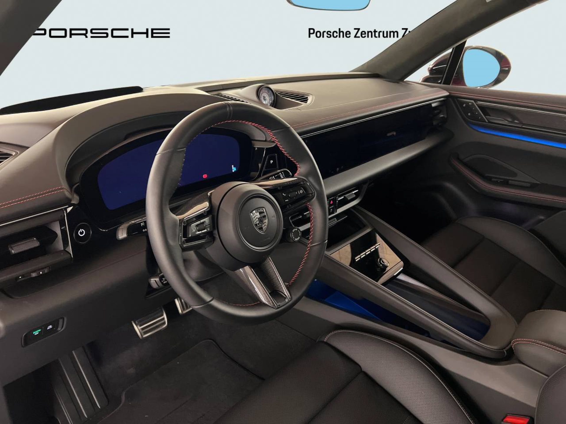PORSCHE Macan Turbo-showroom-element-3