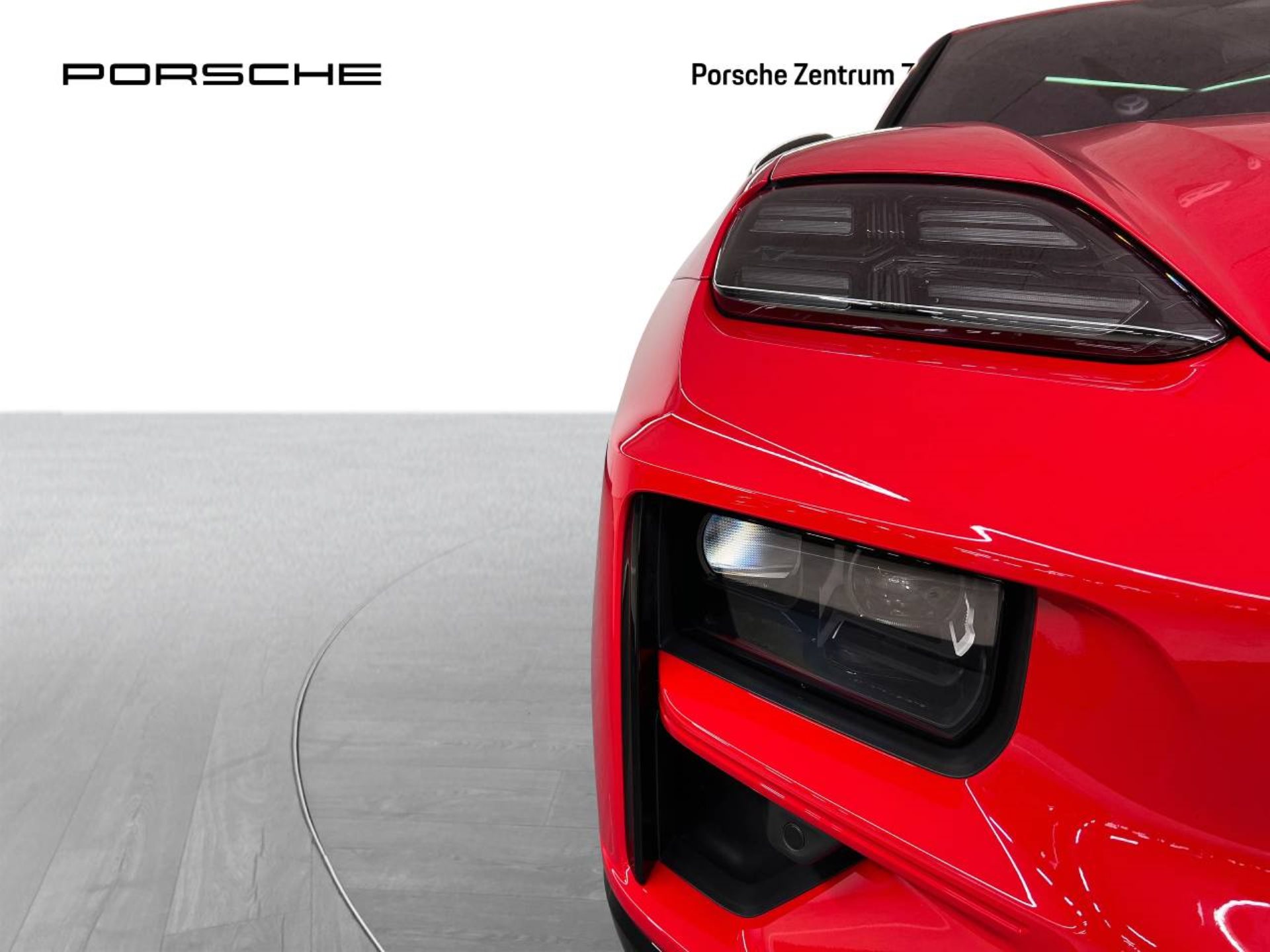 PORSCHE Macan Turbo-image-11