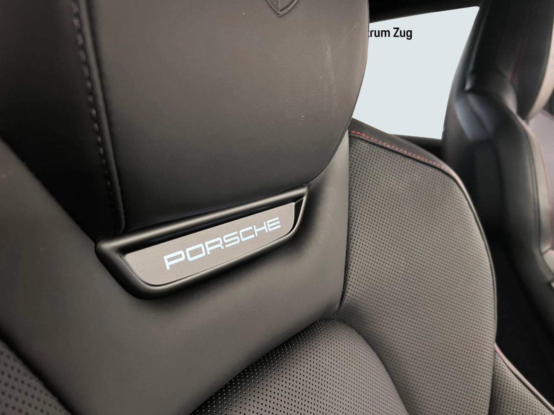 PORSCHE Macan Turbo-image-22