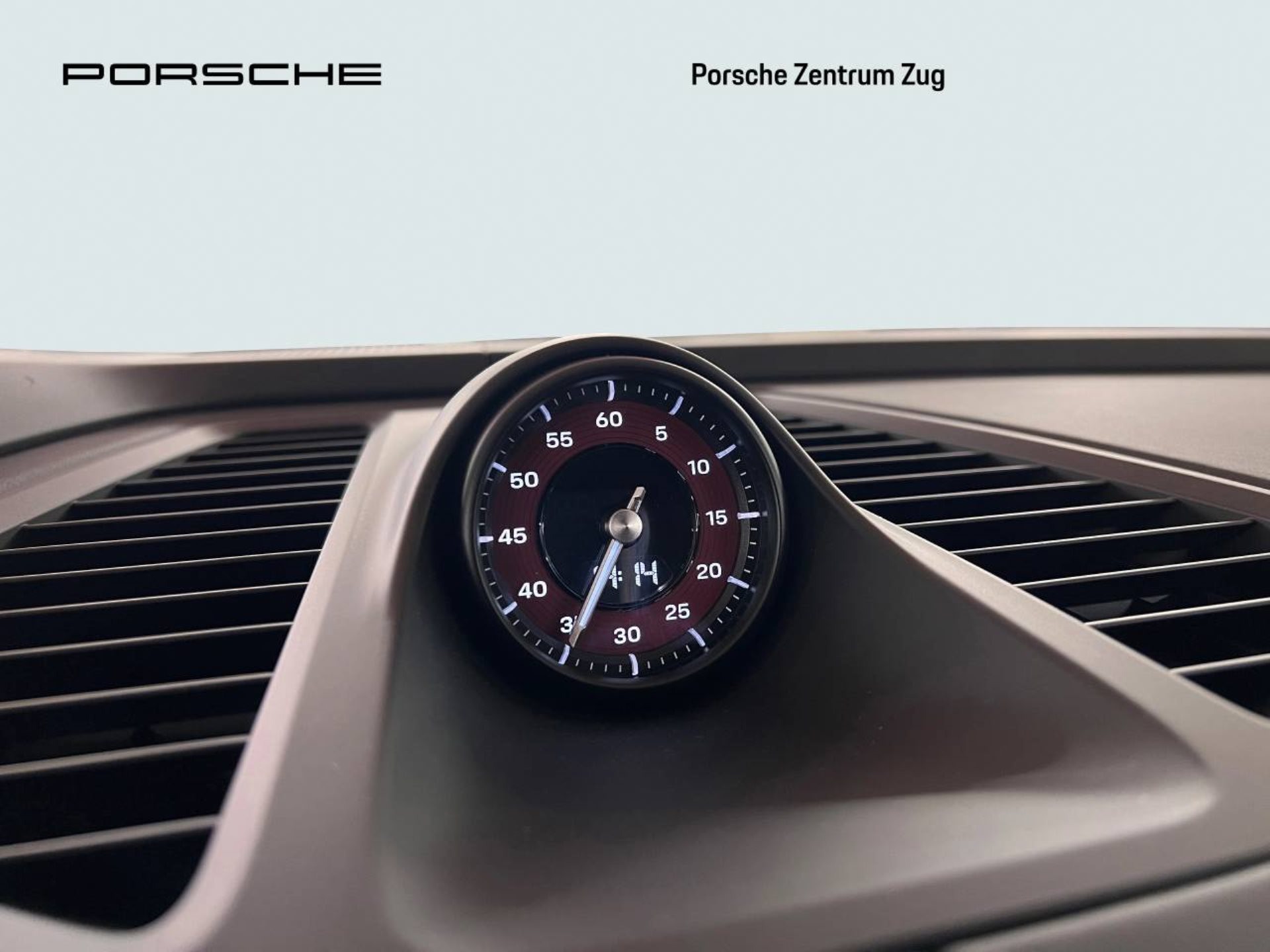 PORSCHE Macan Turbo-image-28