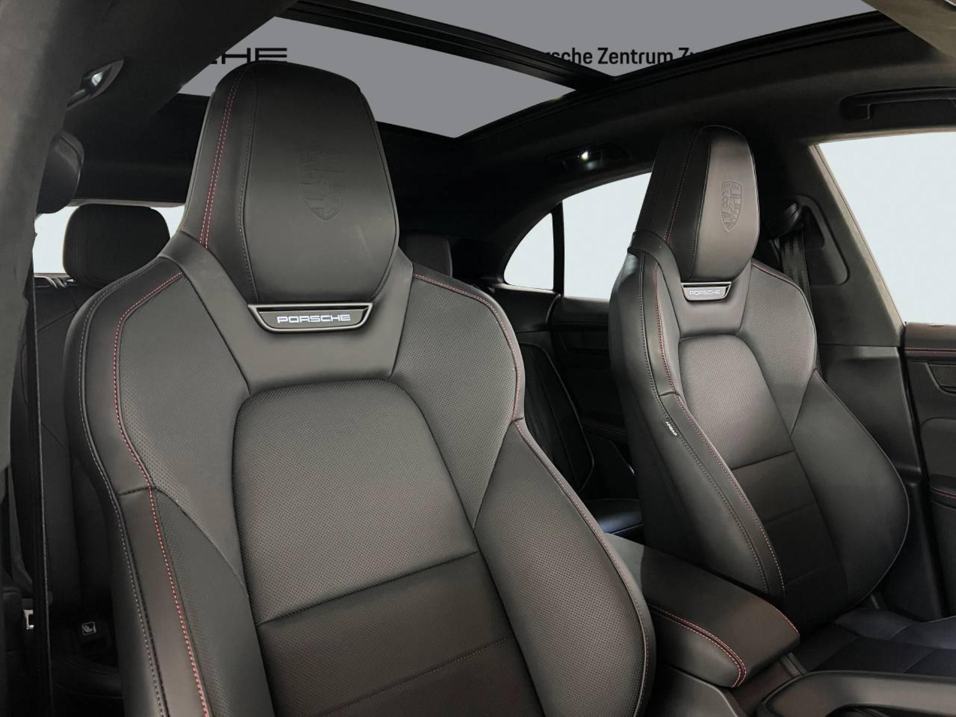 PORSCHE Macan Turbo-image-20