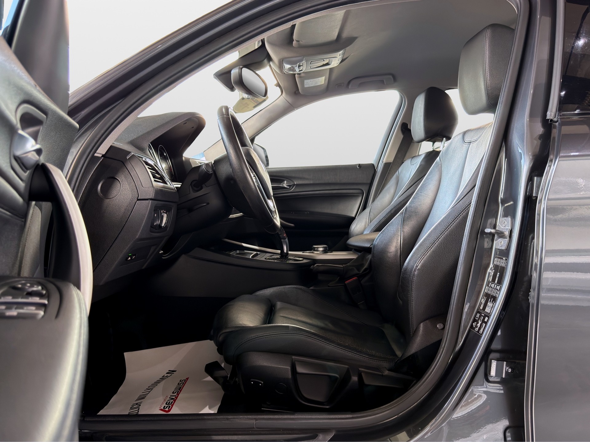 BMW 120d xDrive Steptronic-image-9