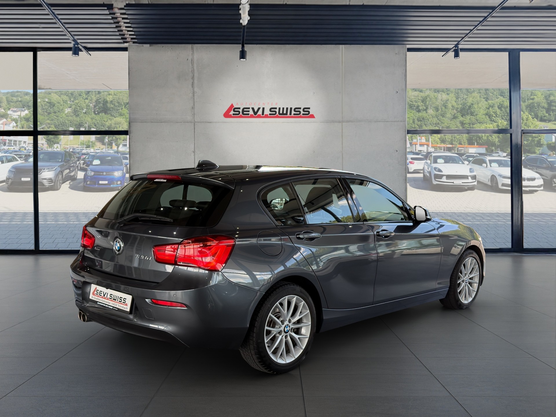 BMW 120d xDrive Steptronic-showroom-element-2
