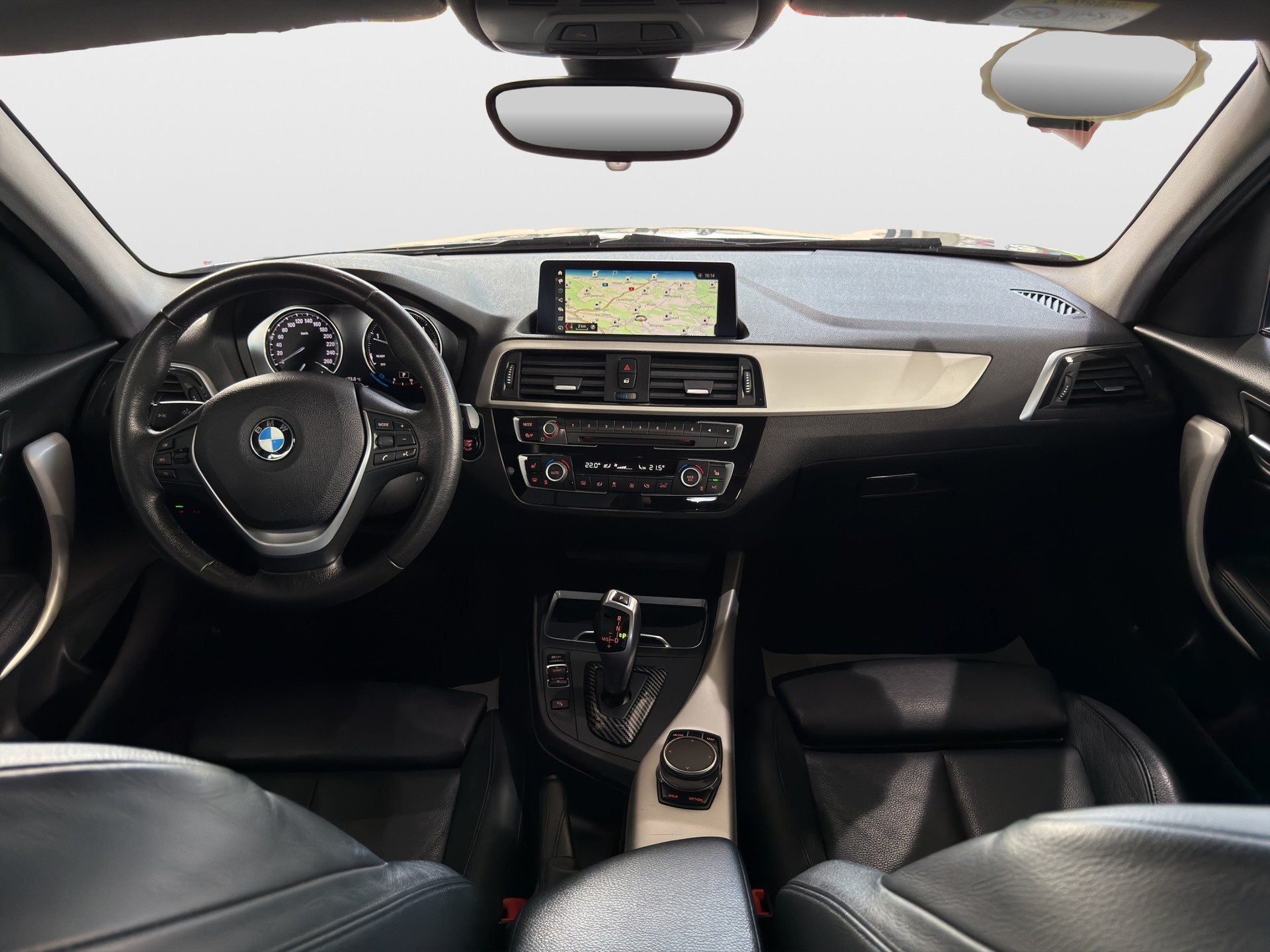 BMW 120d xDrive Steptronic-image-11