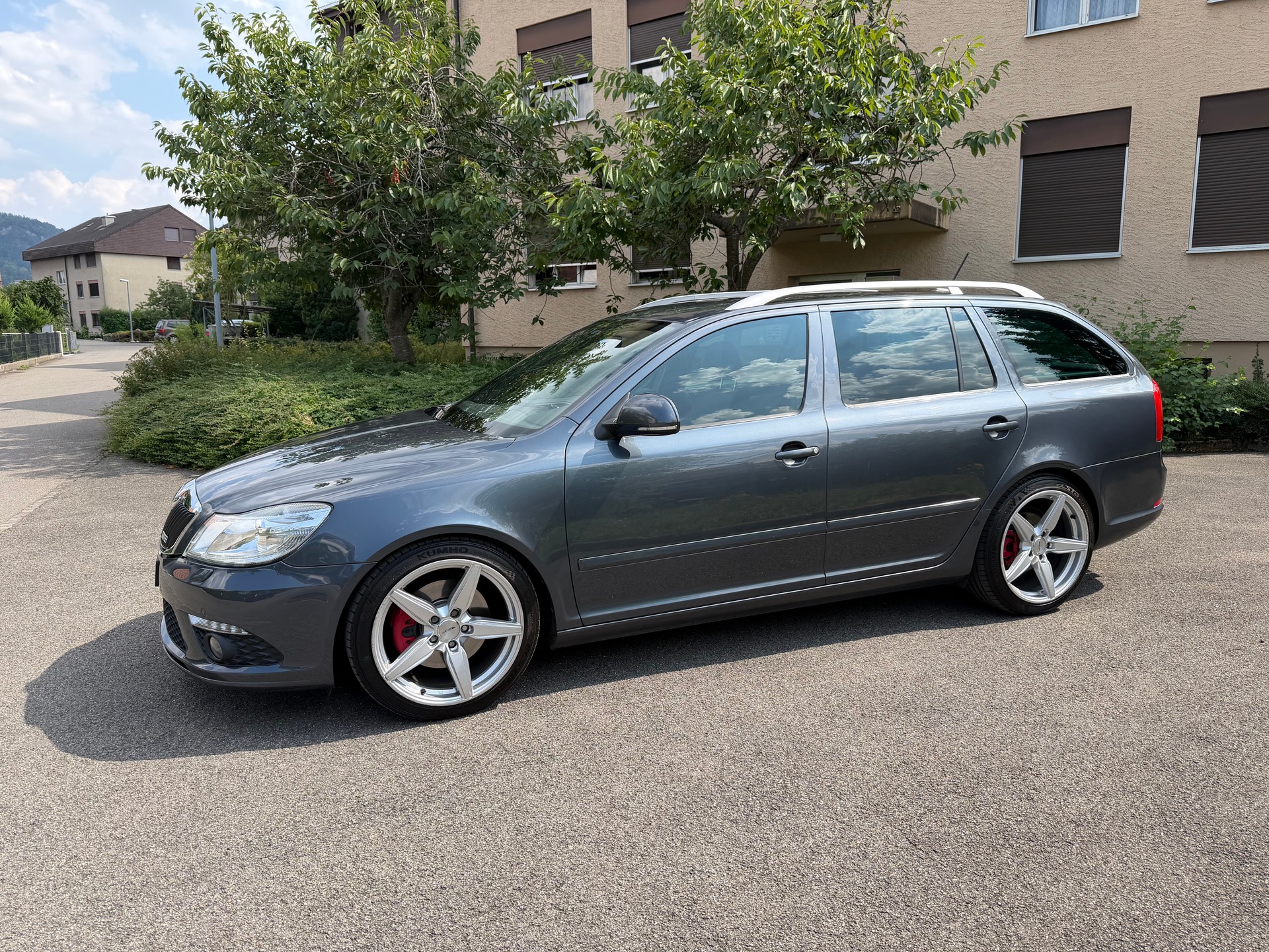 SKODA Octavia Combi 2.0 TSI RS DSG-image-2