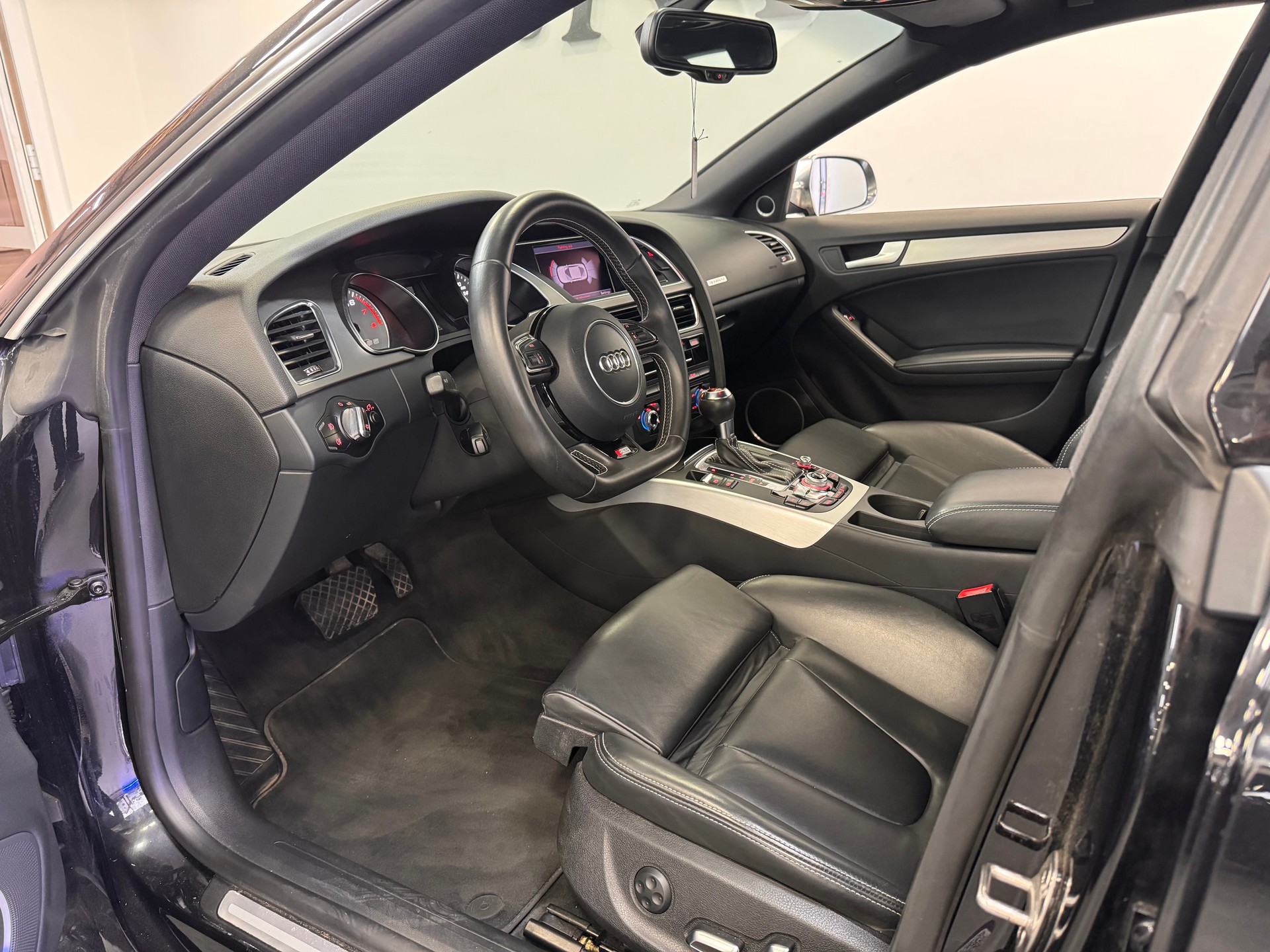 AUDI S5 Sportback 3.0 TFSI quattro S-tronic *1.Hand / CH-Fahrzeug / Leder Feinnappa / MMI / Bluetooth / Perleffekt Lackierung*-image-6