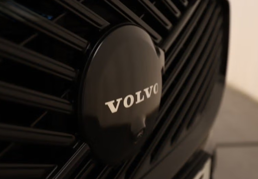 VOLVO XC60 T6 eAWD PluginHybrid Plus Dark Geartronic-image-20