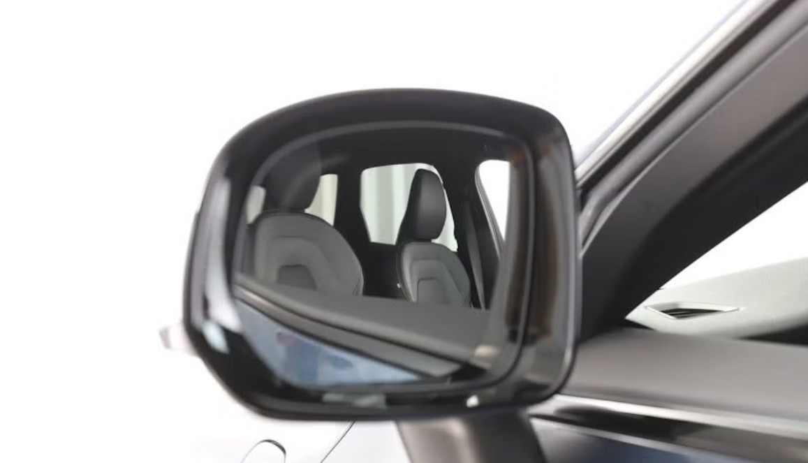 VOLVO XC60 T6 eAWD PluginHybrid Plus Dark Geartronic-image-15