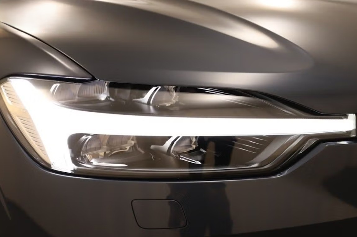 VOLVO XC60 T6 eAWD PluginHybrid Plus Dark Geartronic-image-21