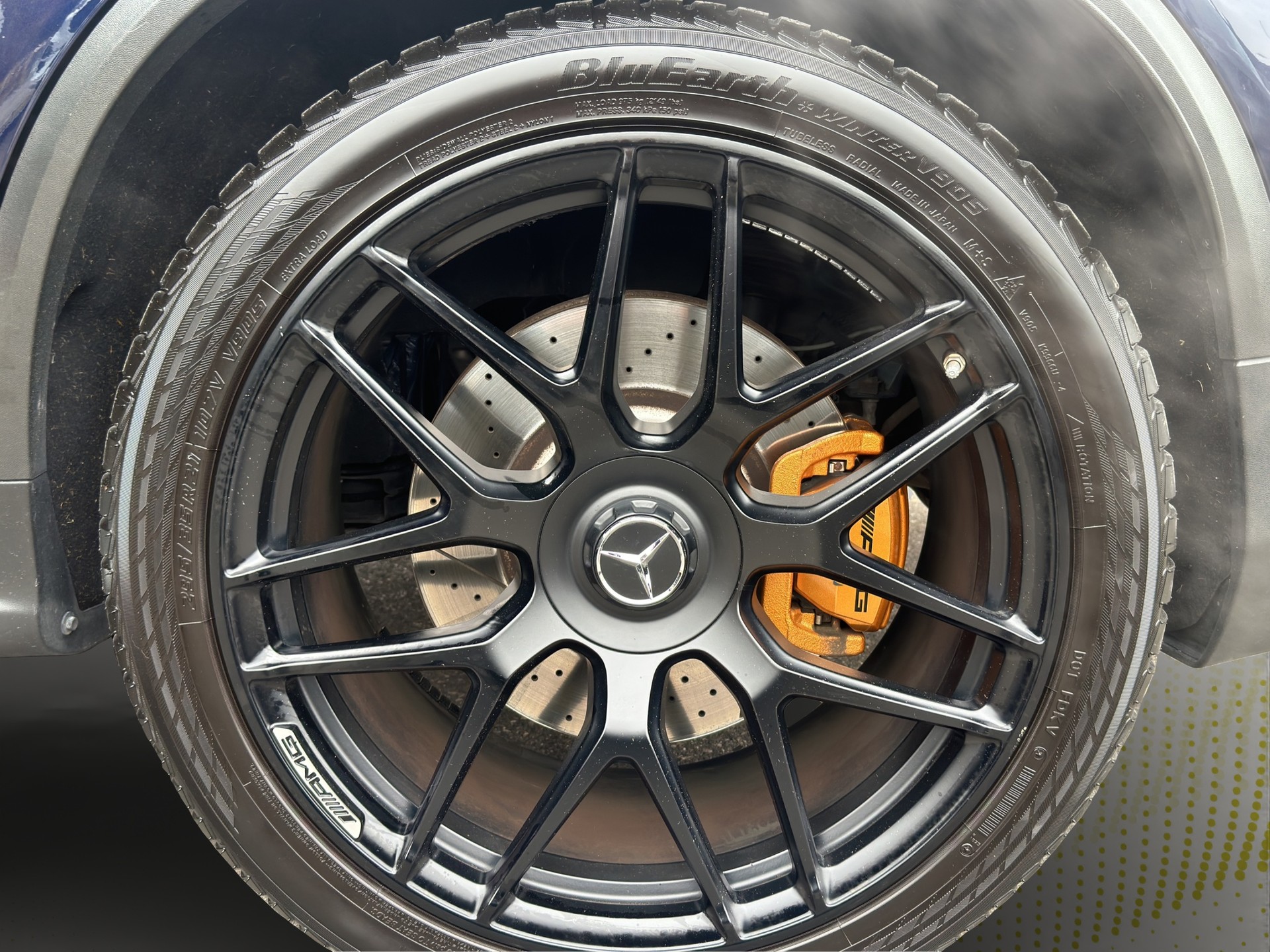MERCEDES-BENZ GLC Coupé 63S AMG Edition 1 (CH) Performance Carbon INDIVIDUAL-image-9