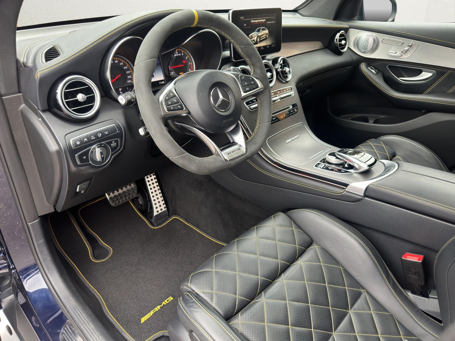 MERCEDES-BENZ GLC Coupé 63S AMG Edition 1 (CH) Performance Carbon INDIVIDUAL-image-13