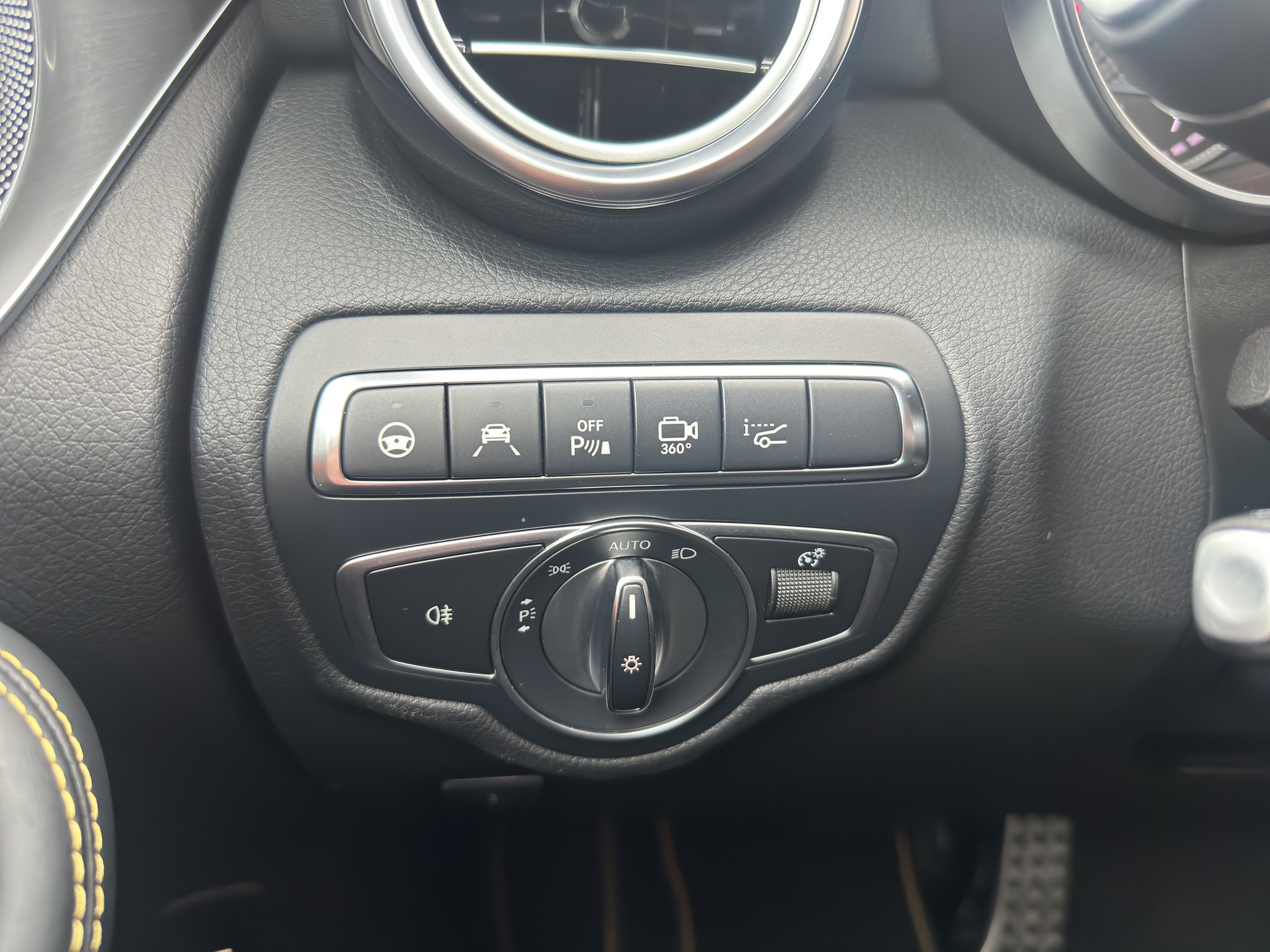 MERCEDES-BENZ GLC Coupé 63S AMG Edition 1 (CH) Performance Carbon INDIVIDUAL-image-26