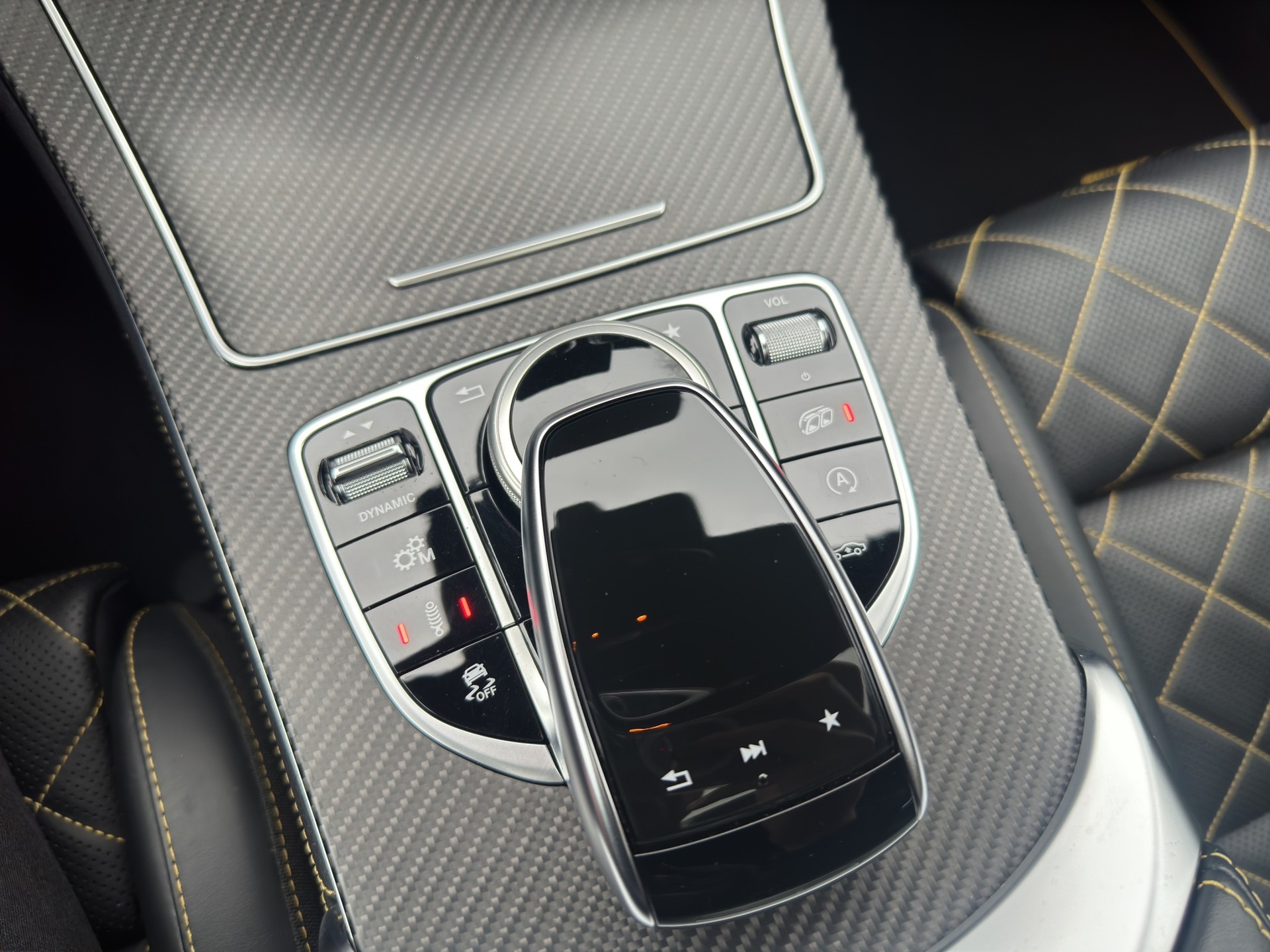 MERCEDES-BENZ GLC Coupé 63S AMG Edition 1 (CH) Performance Carbon INDIVIDUAL-image-27