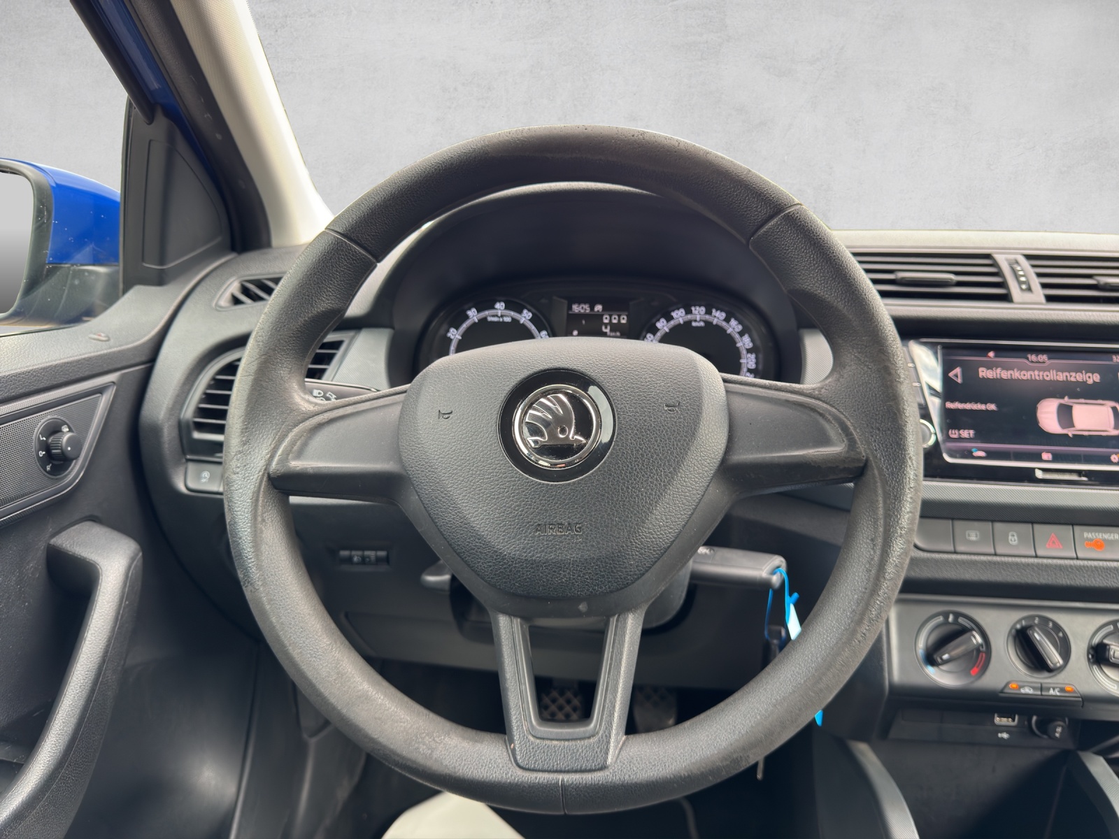 SKODA Fabia 1.0 MPI Active-image-9