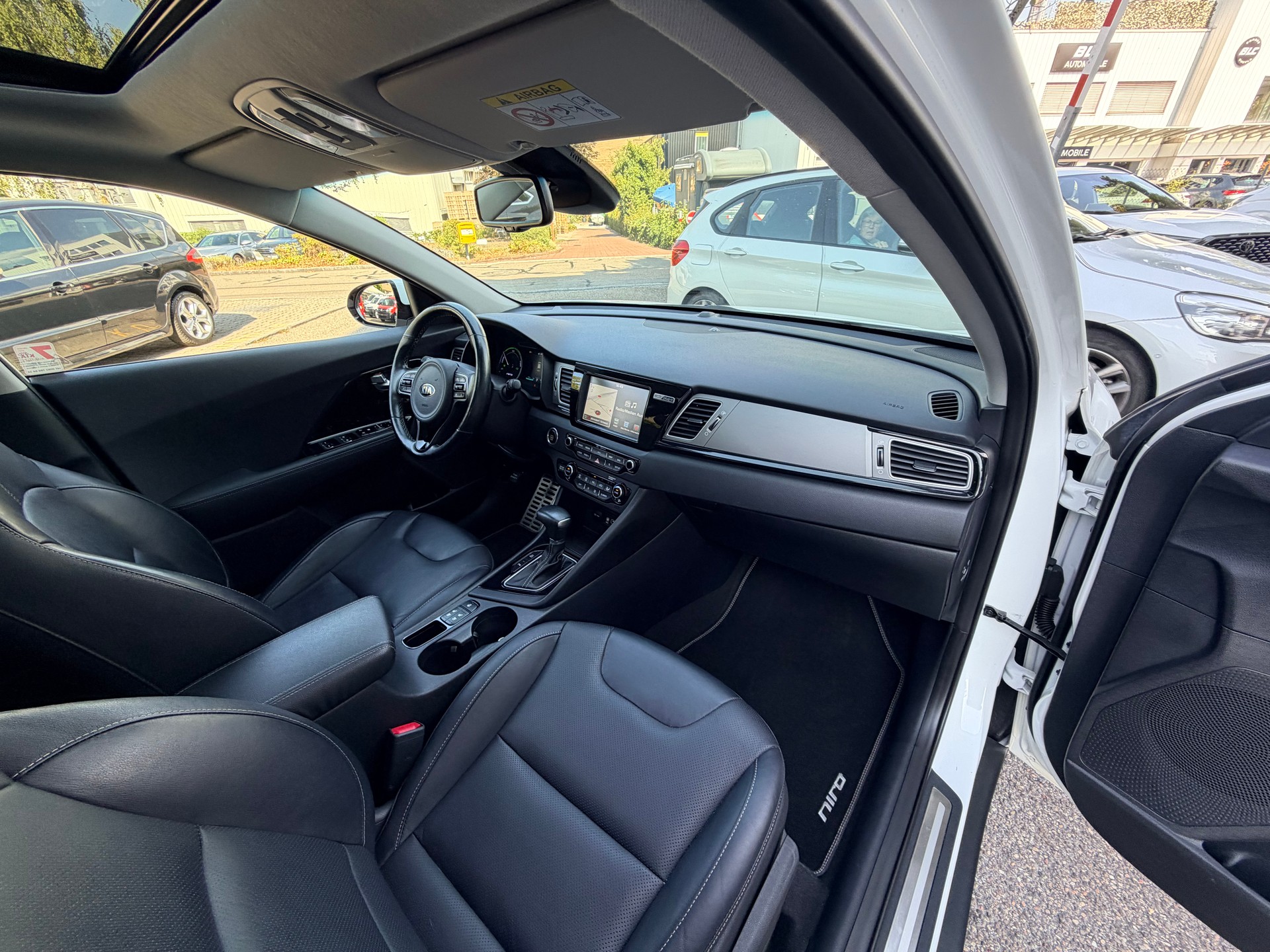 KIA Niro 1.6GDi Plug-in Hybrid DCT-image-10