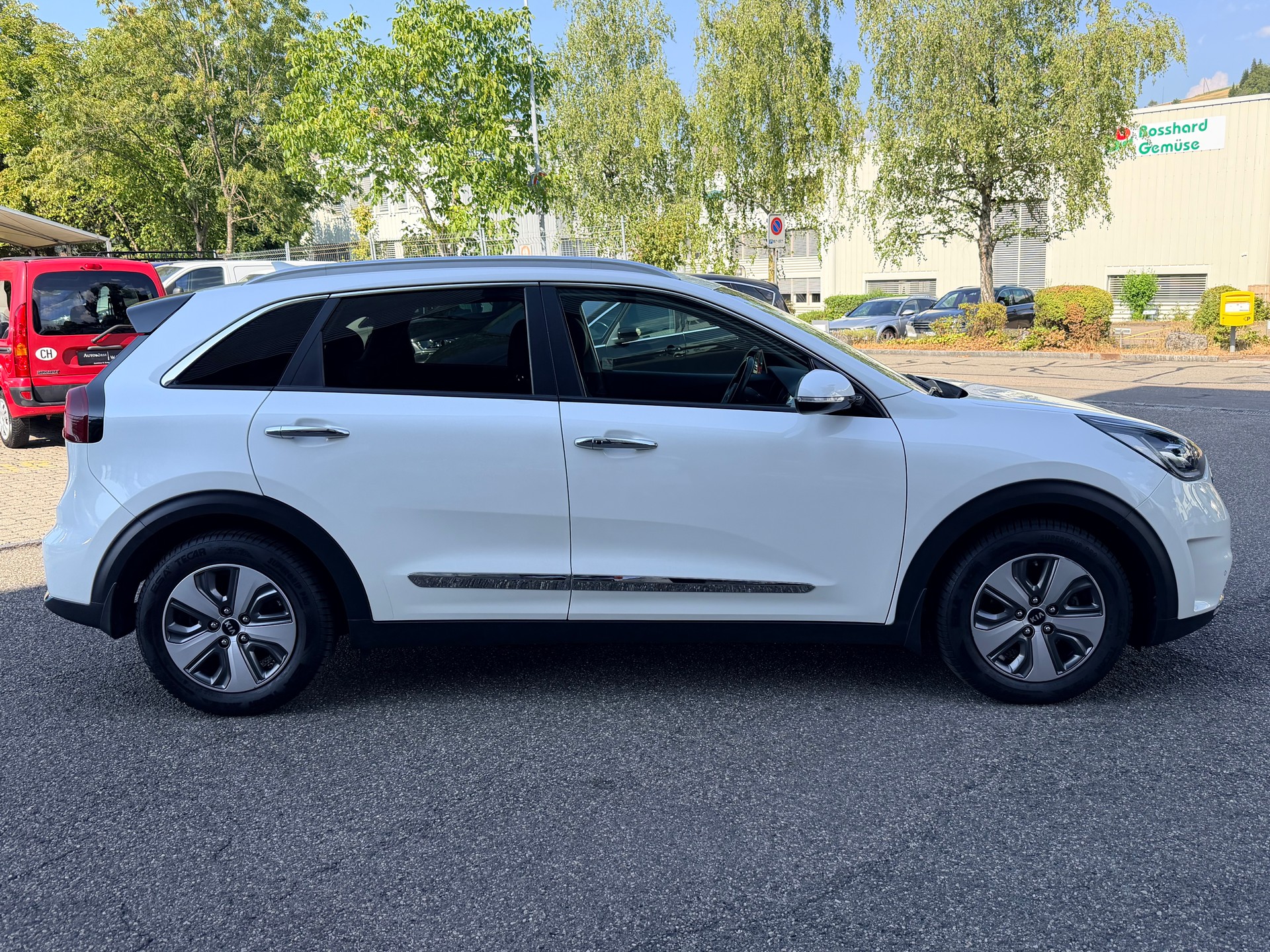 KIA Niro 1.6GDi Plug-in Hybrid DCT-image-1
