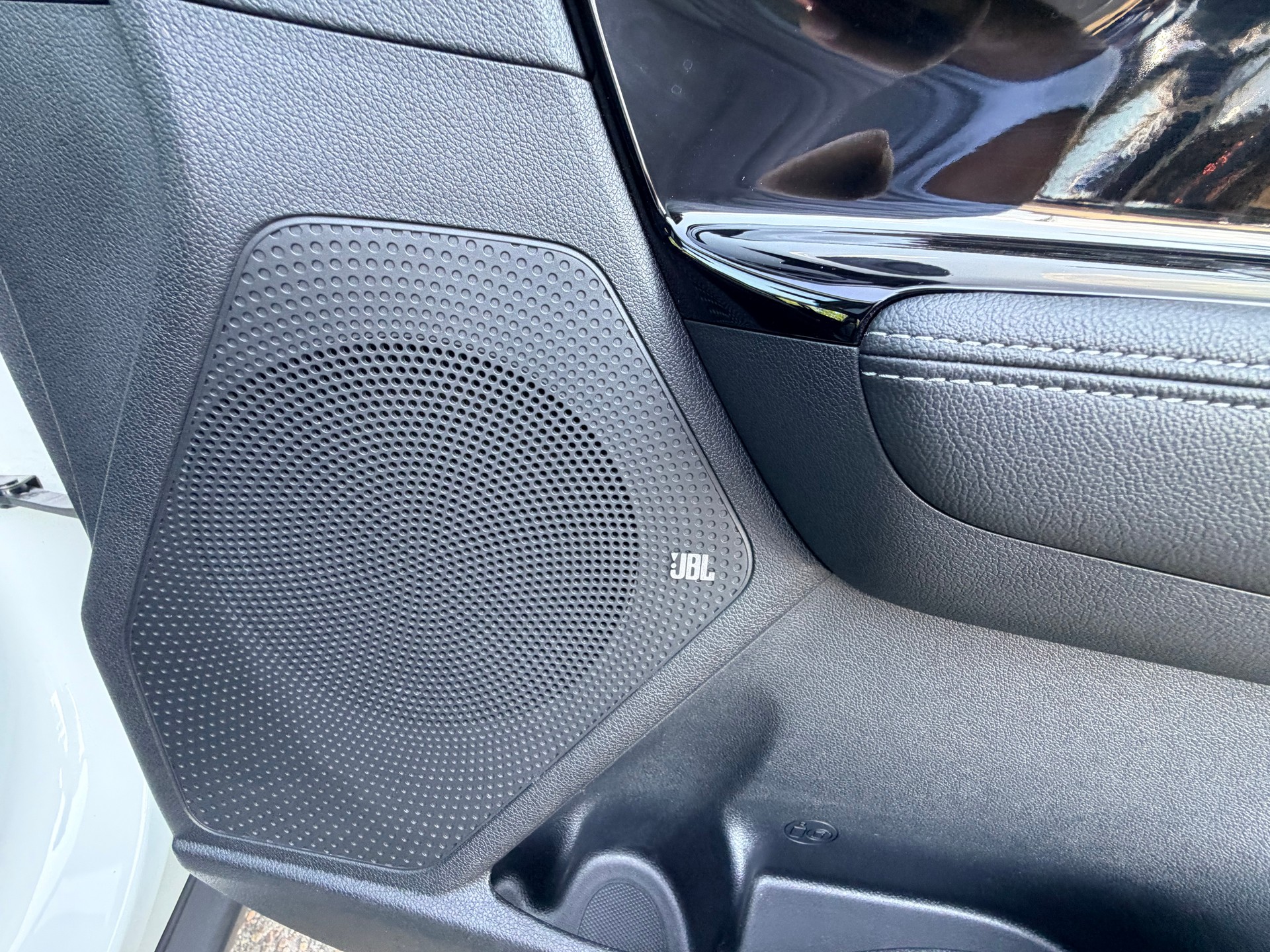 KIA Niro 1.6GDi Plug-in Hybrid DCT-image-11