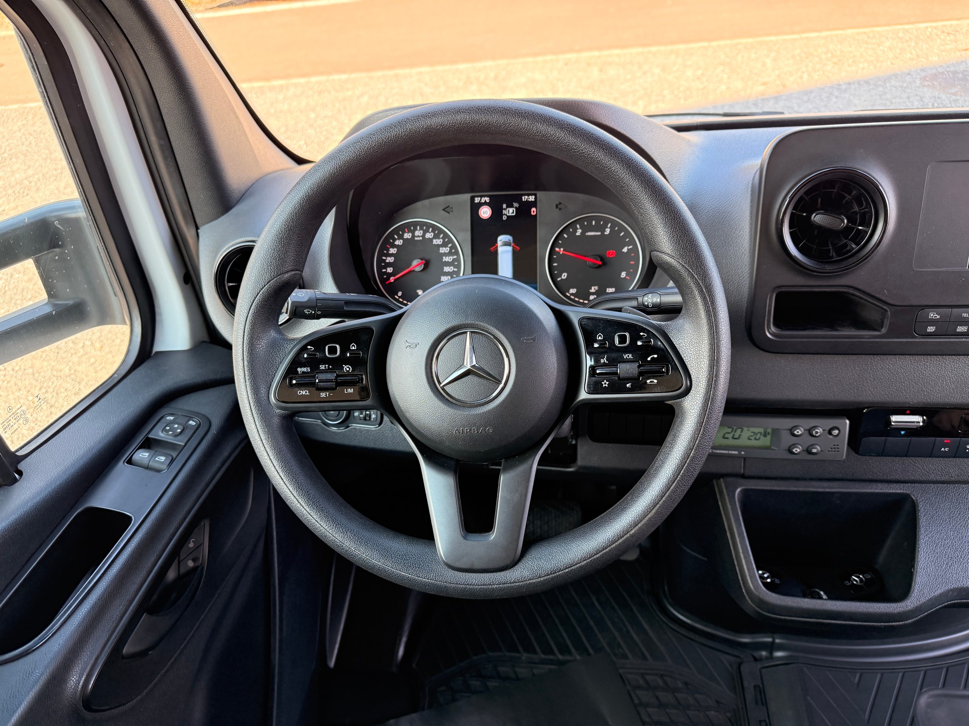 MERCEDES-BENZ Sprinter 317 CDI Kompakt 9G-TRONIC Kühlwagen-image-10