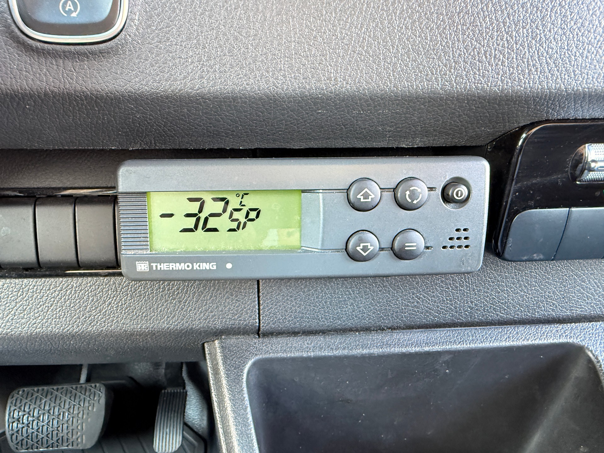MERCEDES-BENZ Sprinter 317 CDI Kompakt 9G-TRONIC Kühlwagen-image-18