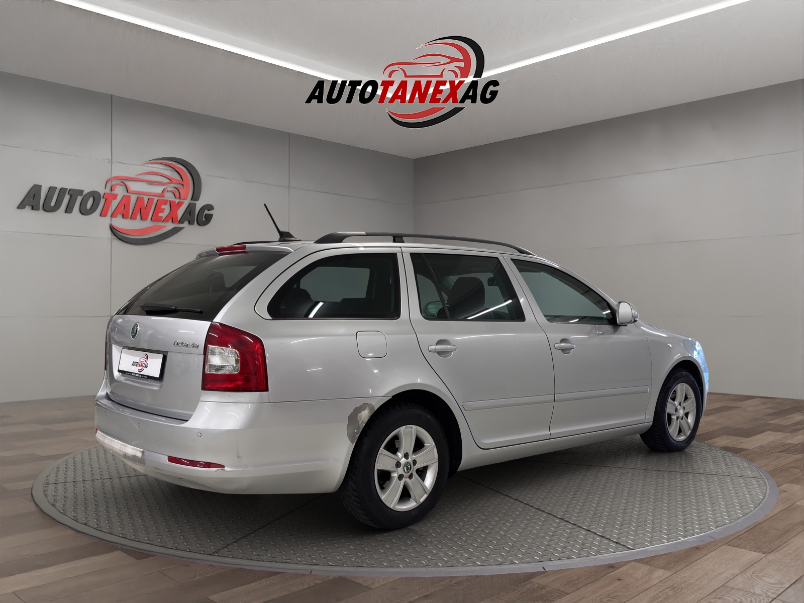 SKODA Octavia Combi 1.6 TDI Ambiente-image-5