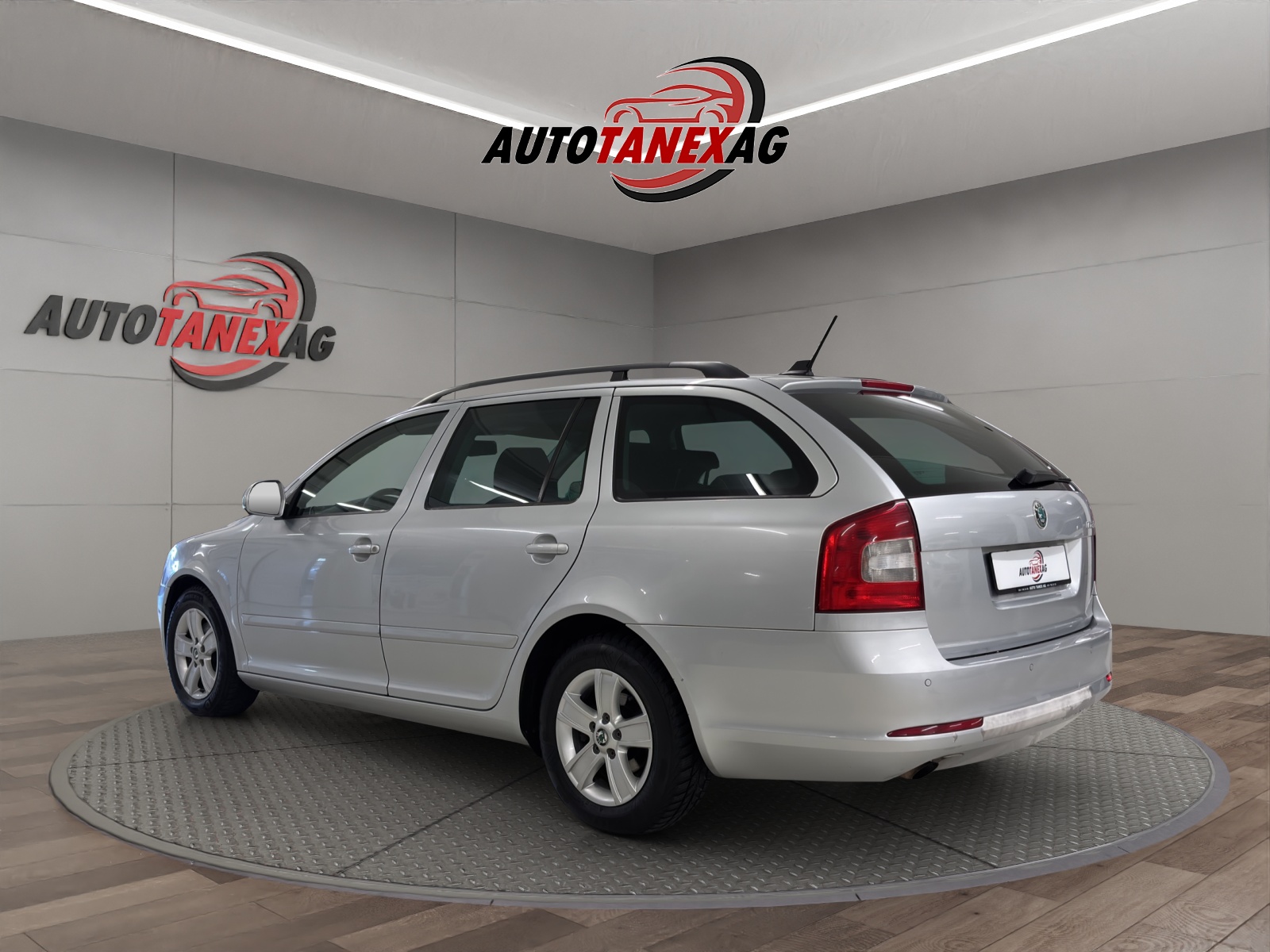SKODA Octavia Combi 1.6 TDI Ambiente-image-2