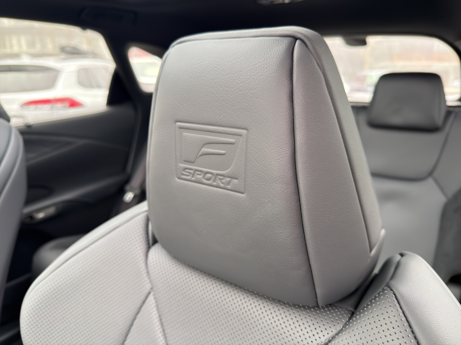 LEXUS RX 500h F-Sport-image-14