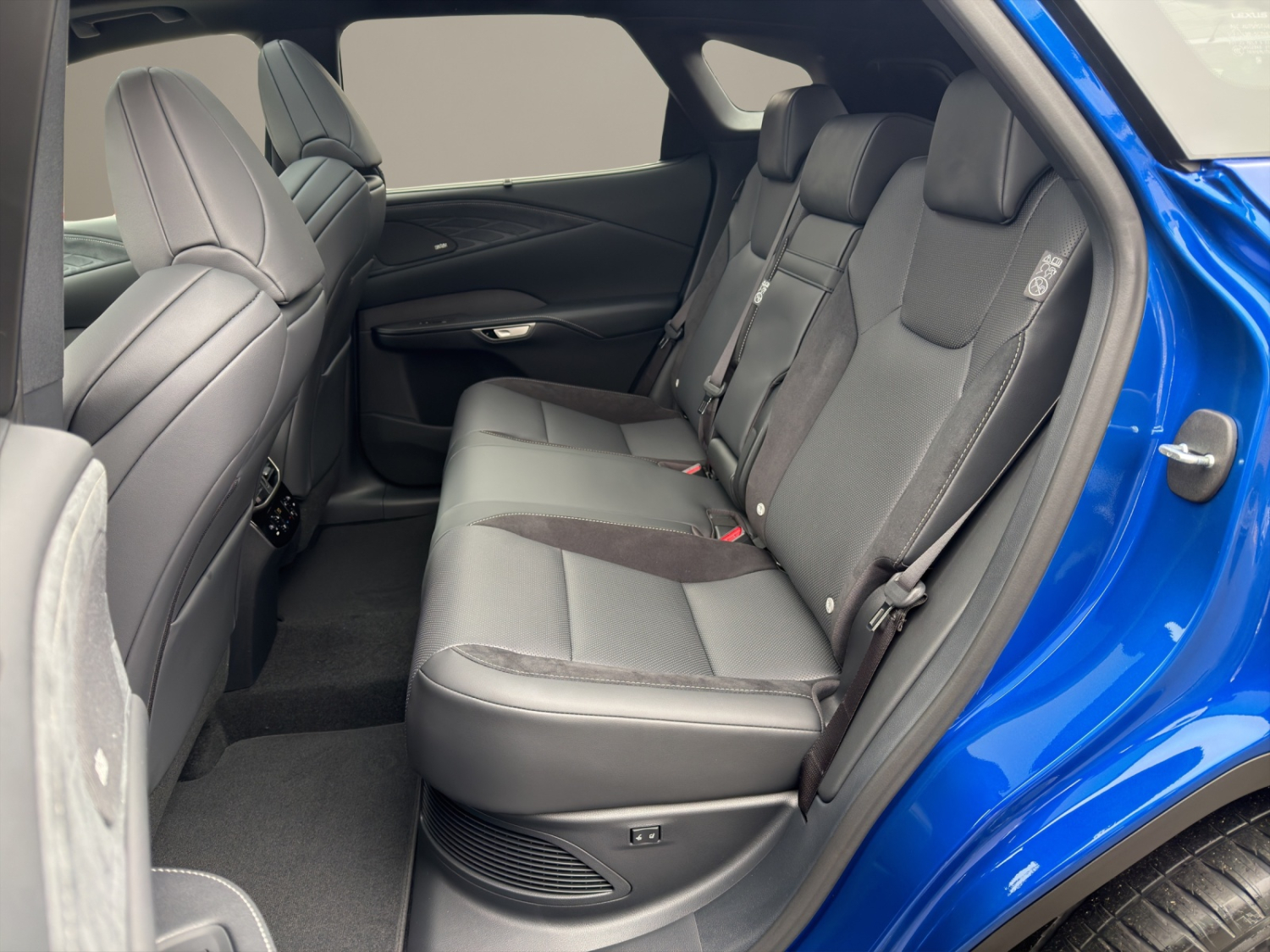 LEXUS RX 500h F-Sport-image-9