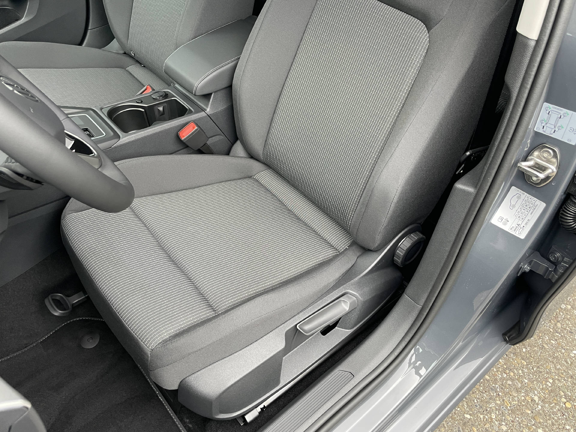 VW Golf VIII 1.5 eTSI Value DSG-image-8