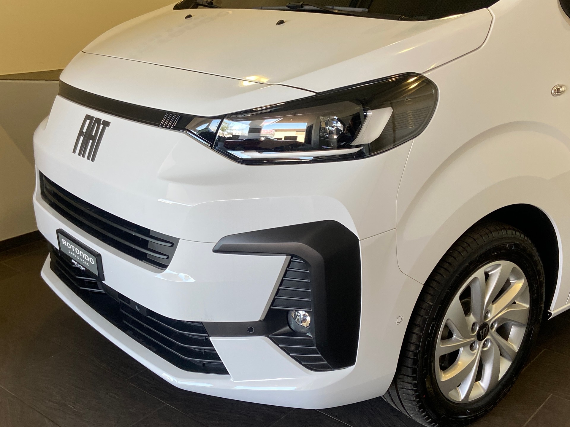 FIAT Scudo 2.0 BlueHDi L2 EAT8 Automat-showroom-element-3