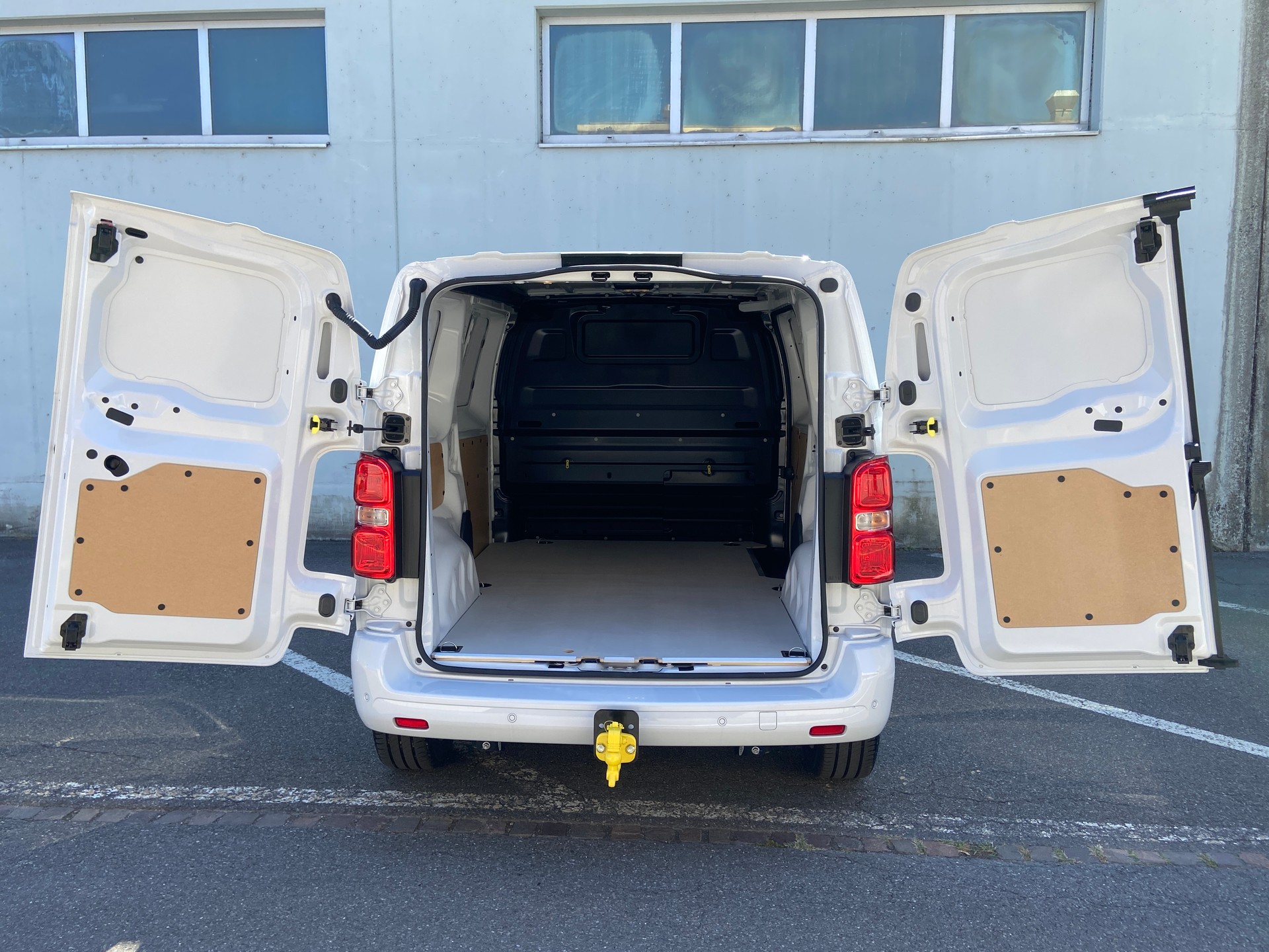 FIAT Scudo 2.0 BlueHDi L2 EAT8 Automat-image-15