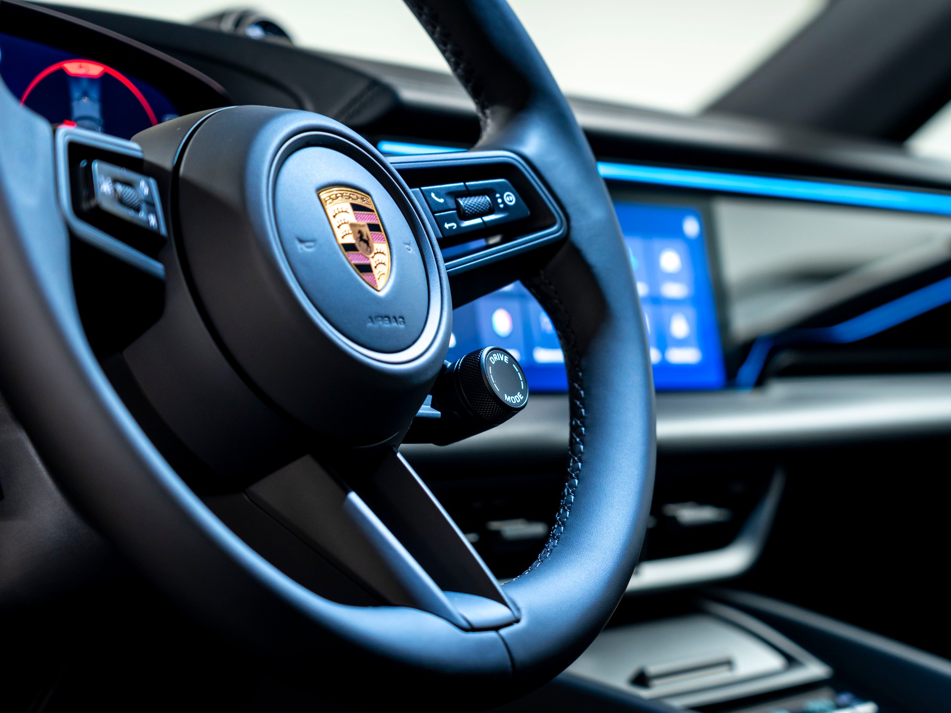 PORSCHE Macan 4 100kWh-image-9