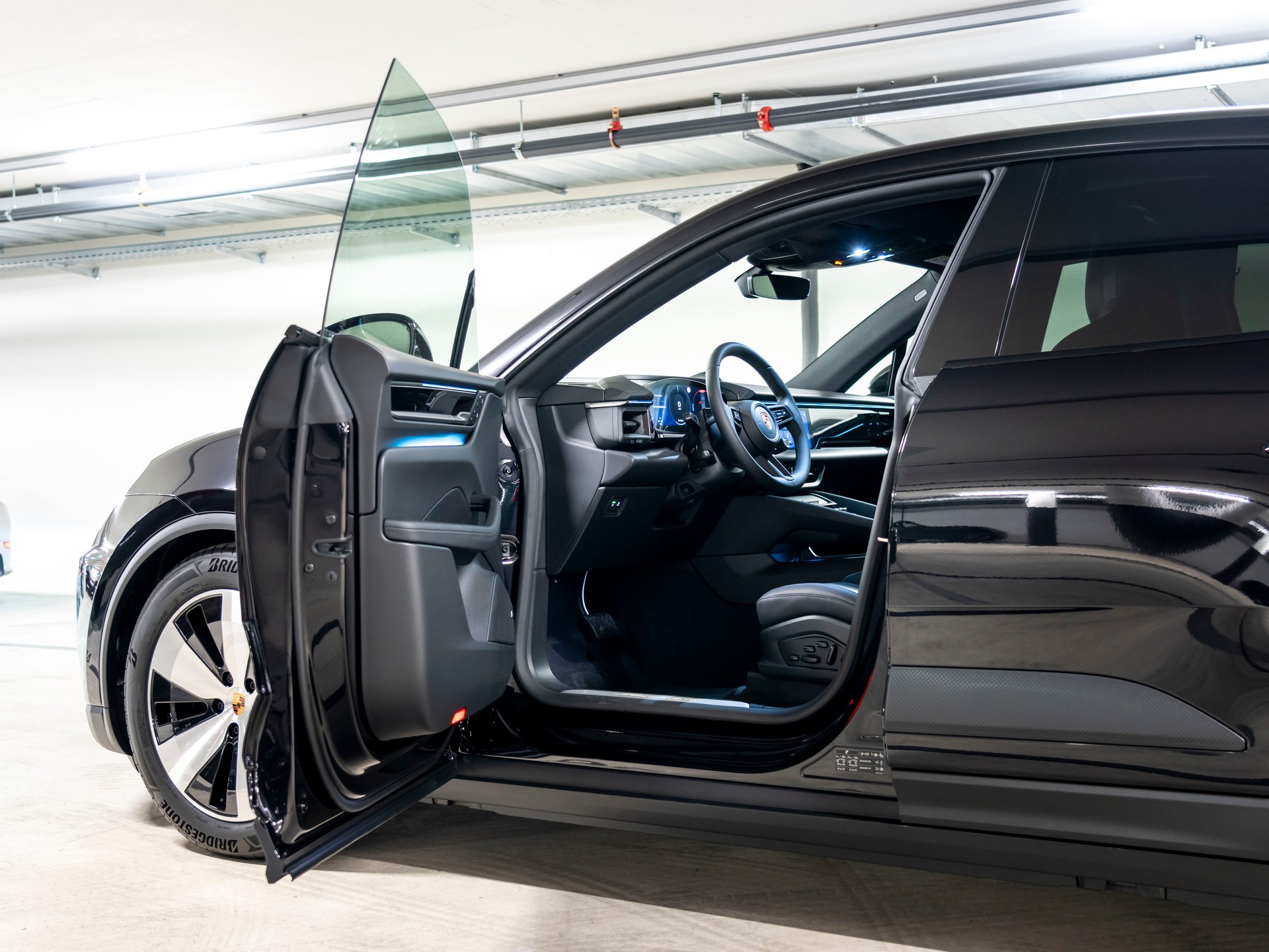 PORSCHE Macan 4 100kWh-image-18