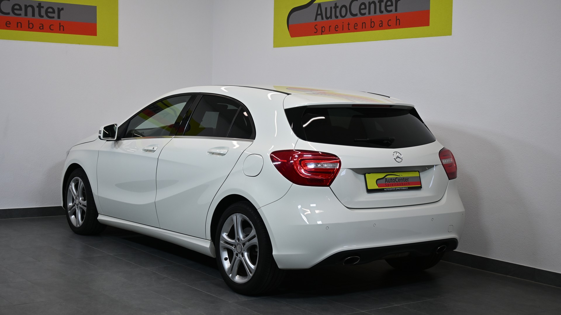 MERCEDES-BENZ A 200 Urban 7G-DCT-image-8