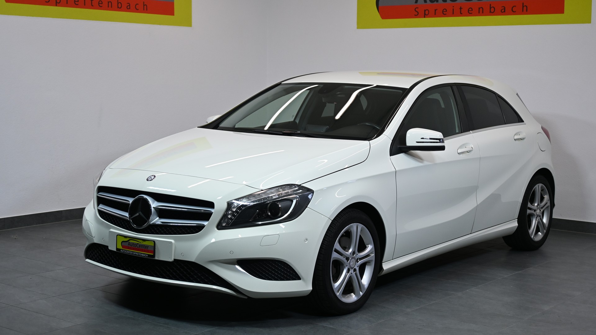 MERCEDES-BENZ A 200 Urban 7G-DCT-image-1