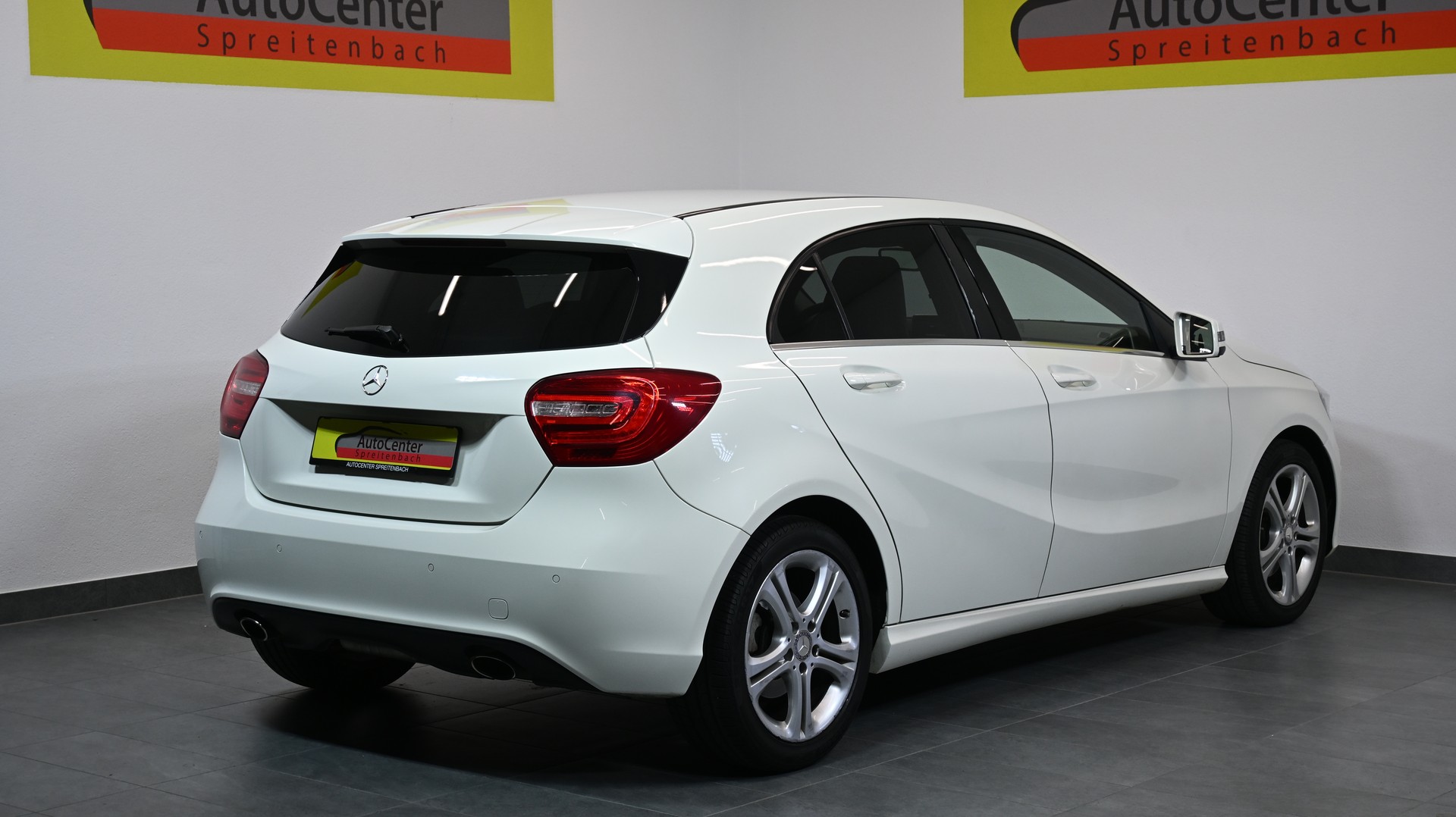MERCEDES-BENZ A 200 Urban 7G-DCT-image-10