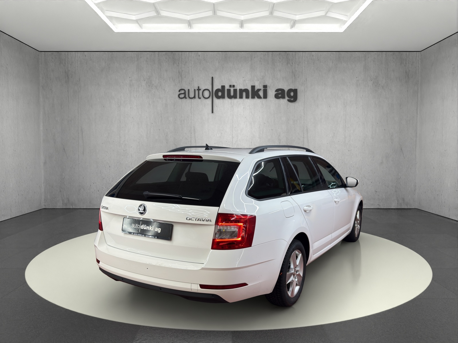 SKODA Octavia Combi 2.0 TDI Ambition DSG-image-3