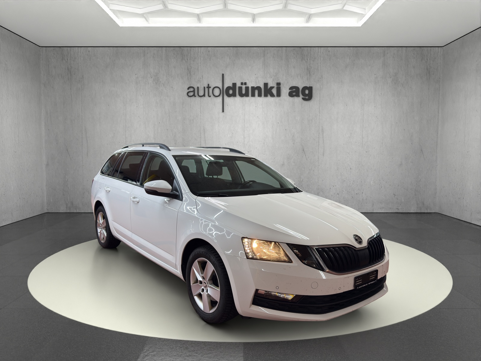 SKODA Octavia Combi 2.0 TDI Ambition DSG-image-5