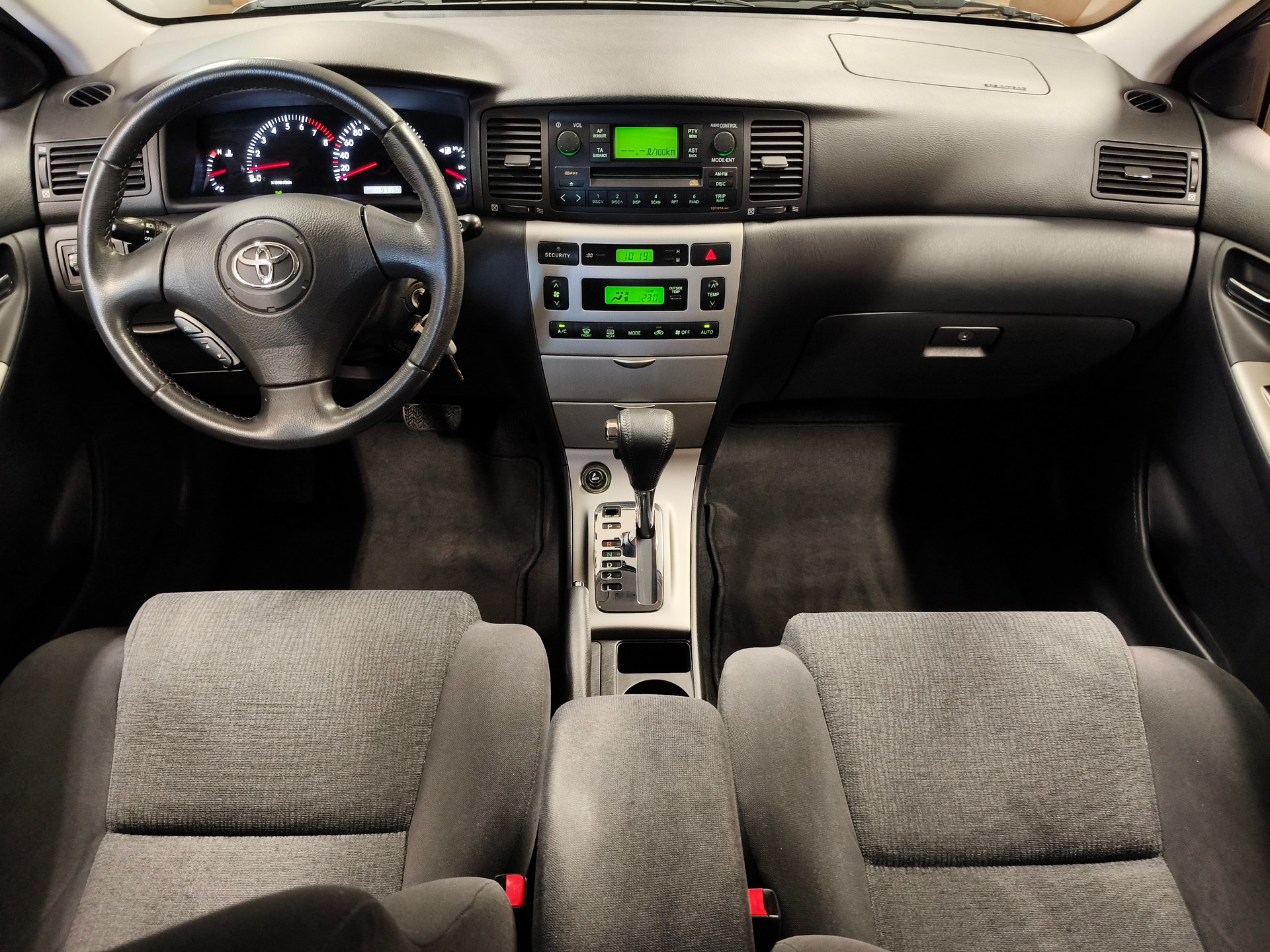 TOYOTA Corolla 1.6 Linea Sol-image-18