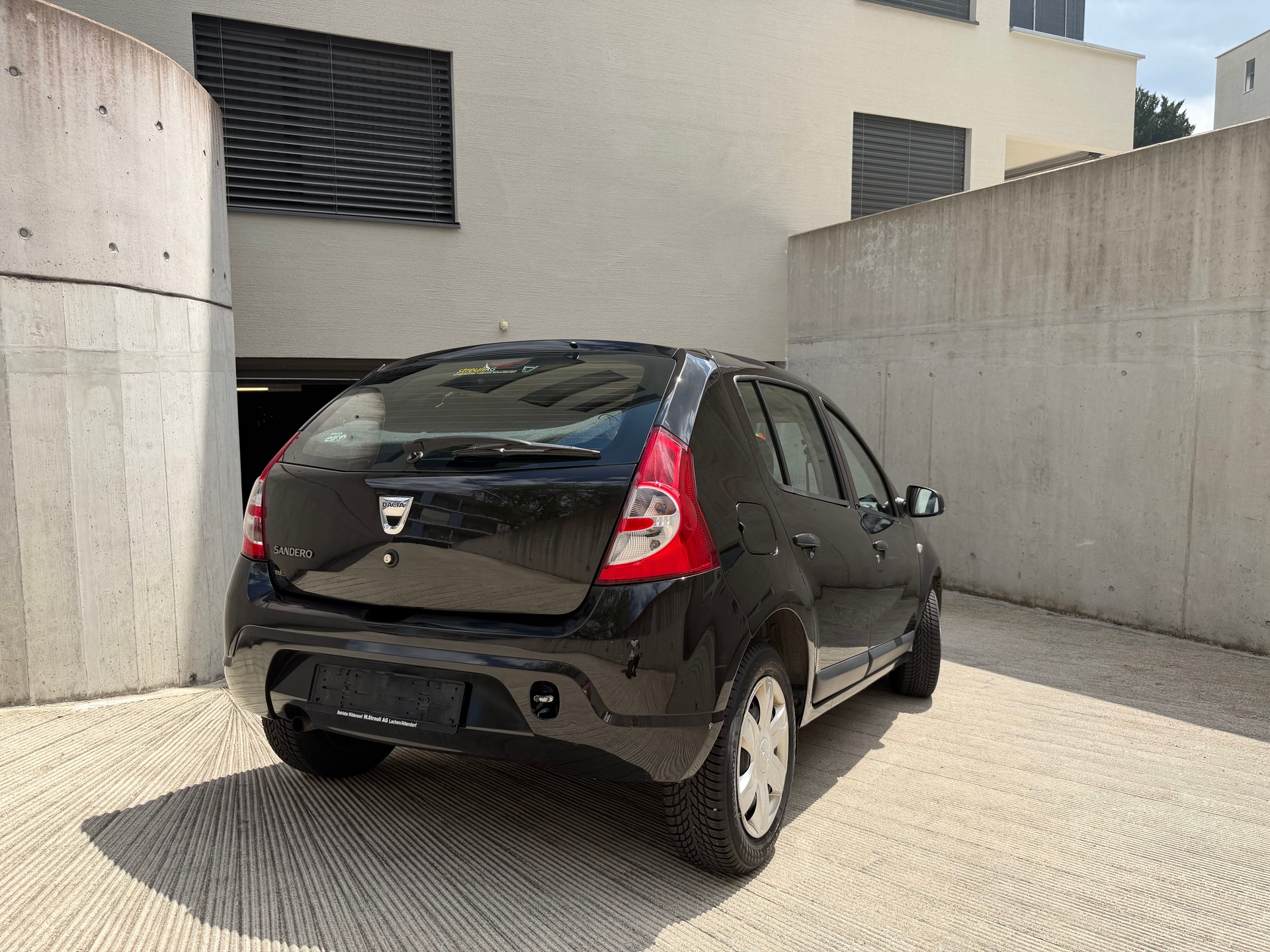 DACIA Sandero 1.6 *Premium* ab MFK und Service-image-2