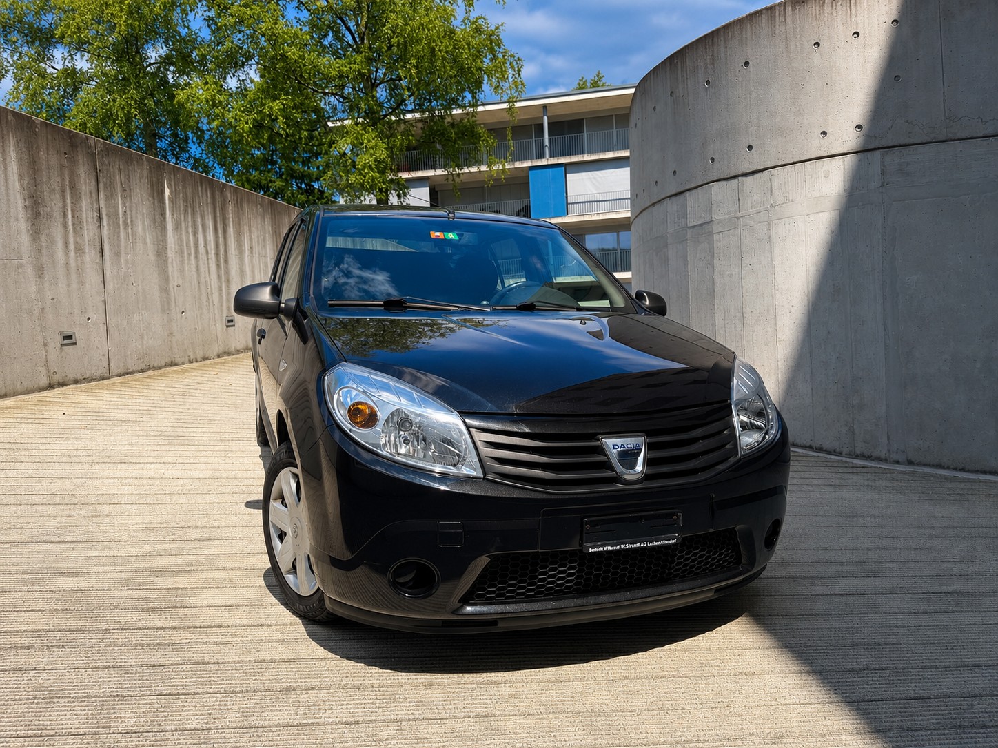 DACIA Sandero 1.6 *Premium* ab MFK und Service-image-0